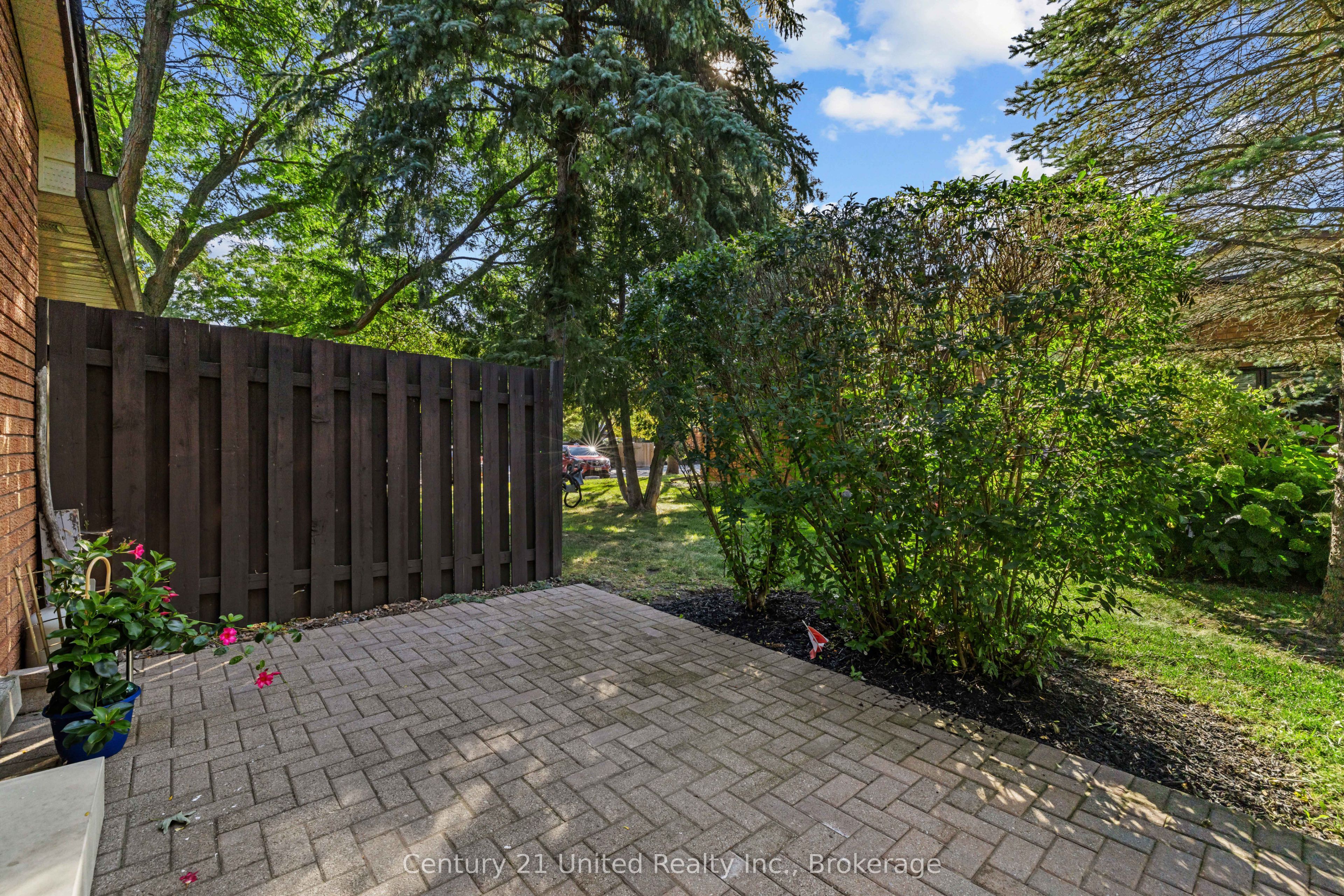 36 Champlain Crescent 10 Property Photo 21