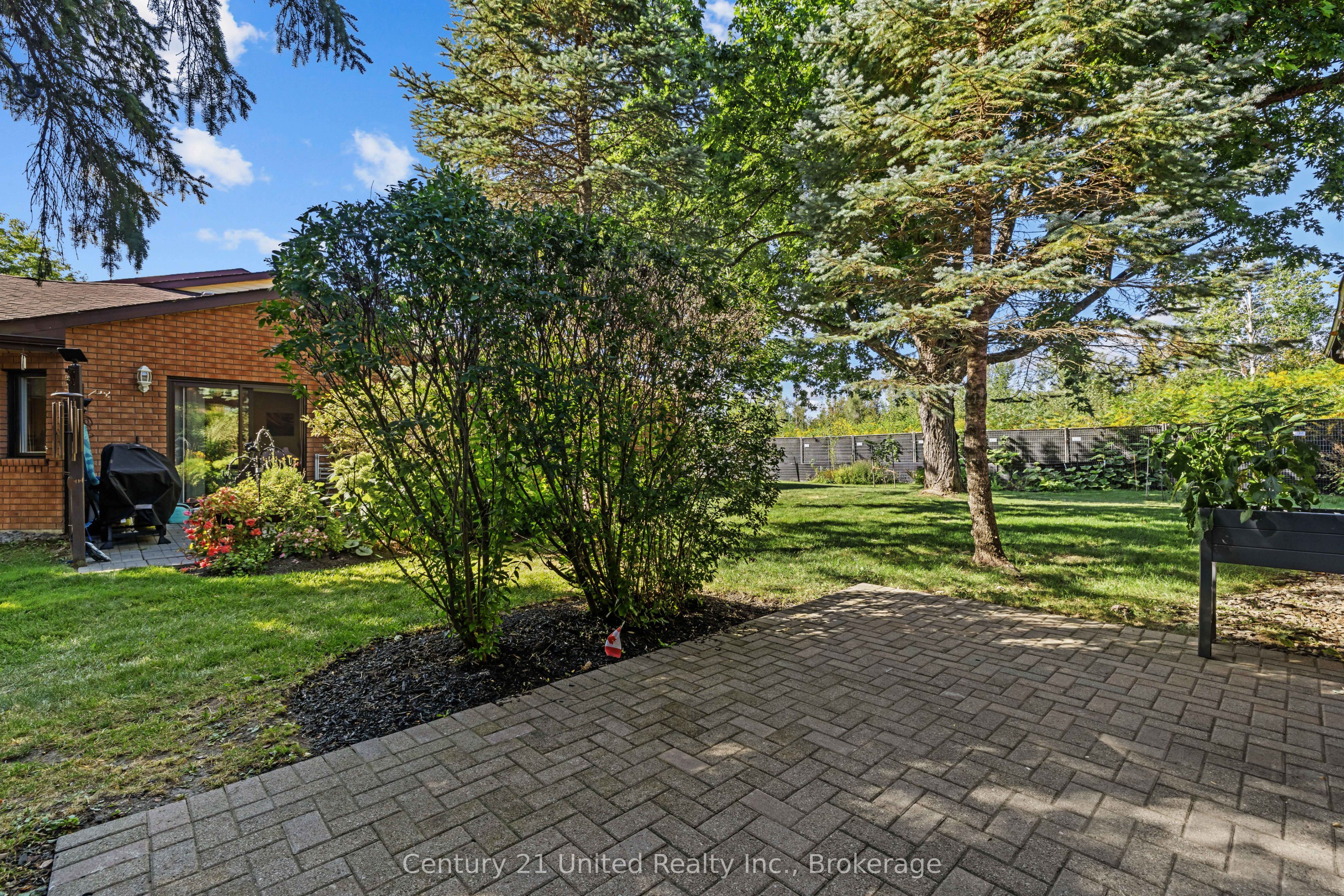 36 Champlain Crescent 10 Property Photo 22