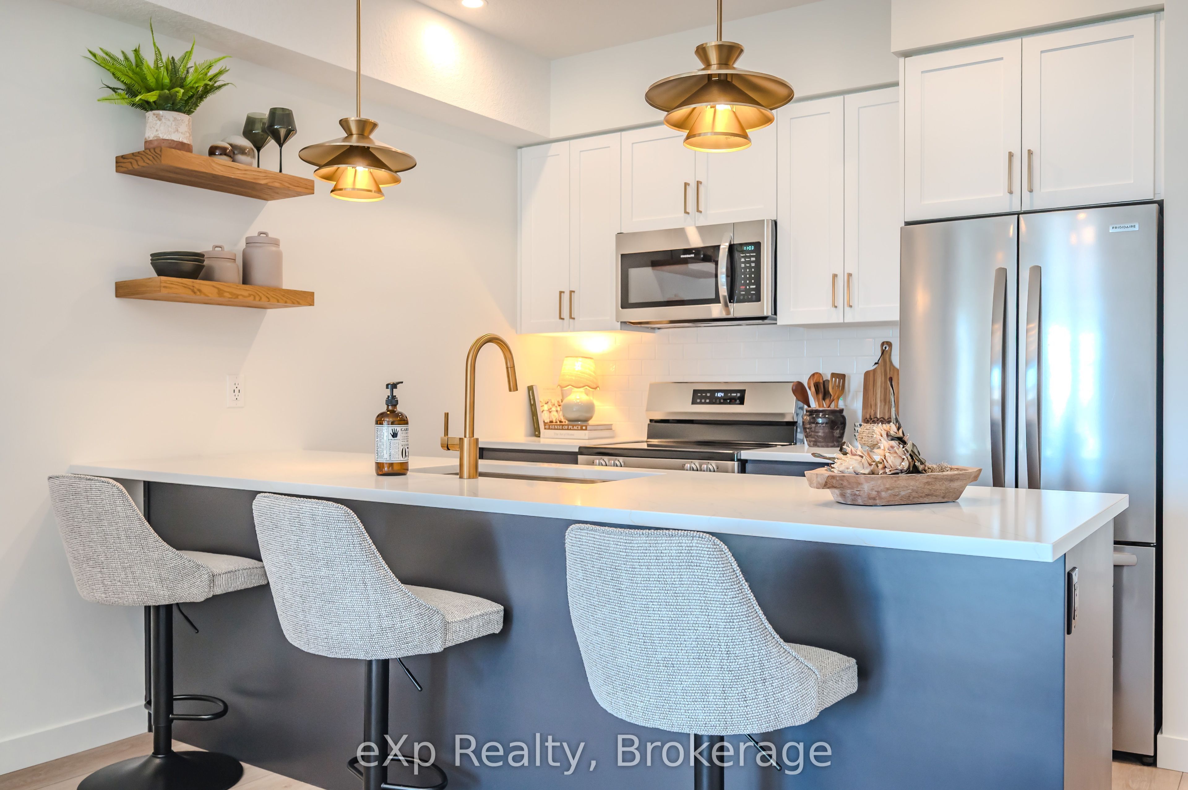 824 Woolwich Street 66 Property Photo 4