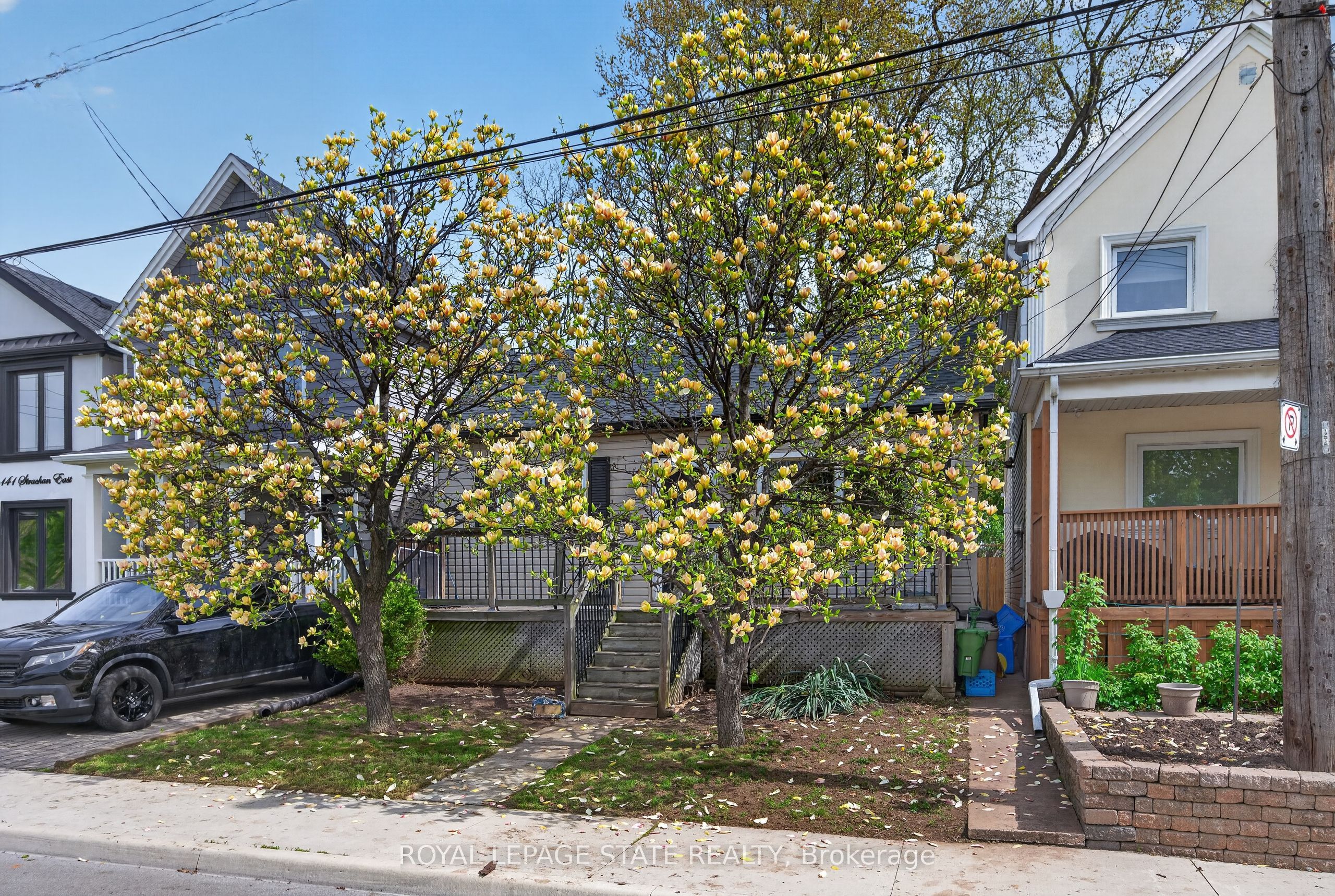 147 Strachan Street E Property Photo 3