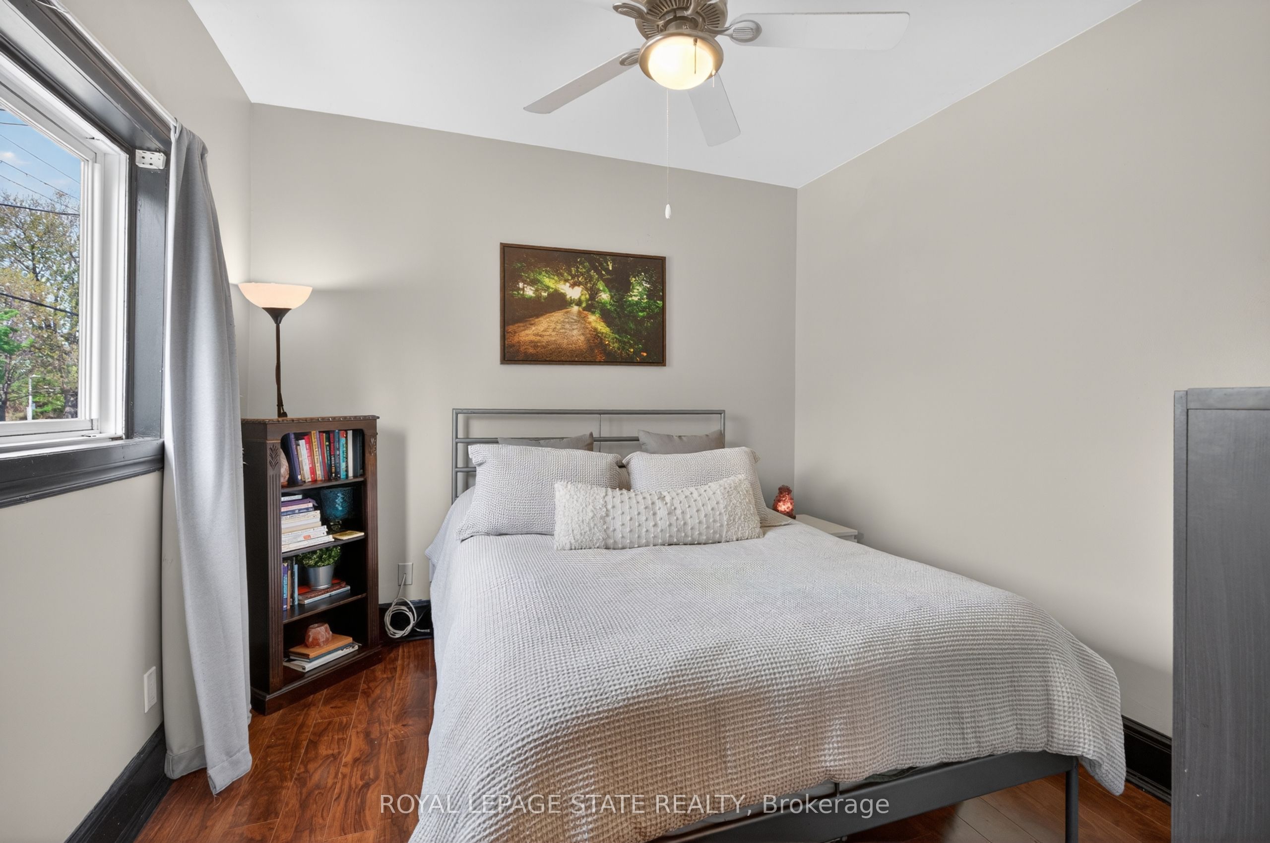 147 Strachan Street E Property Photo 9