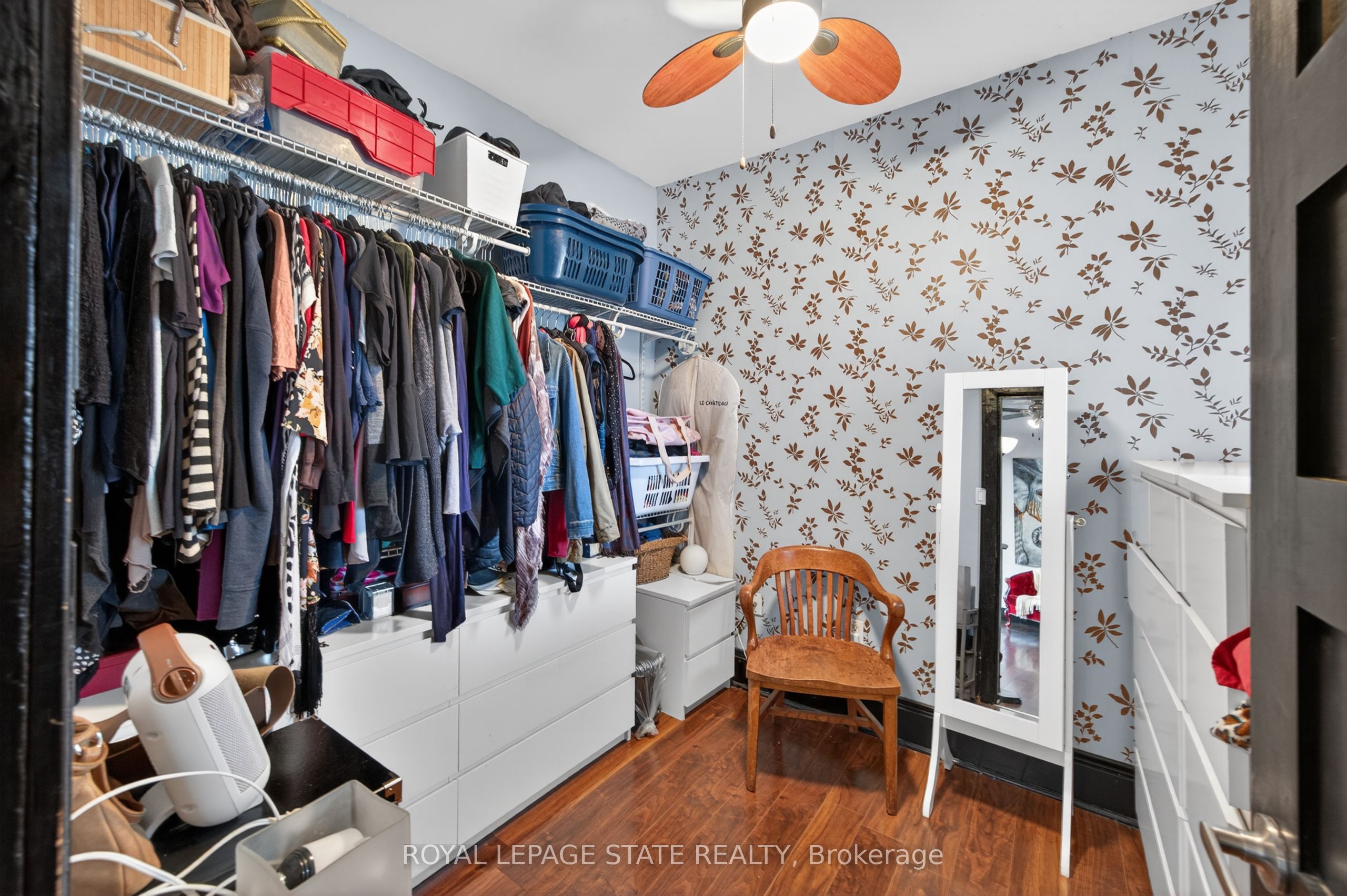 147 Strachan Street E Property Photo 12