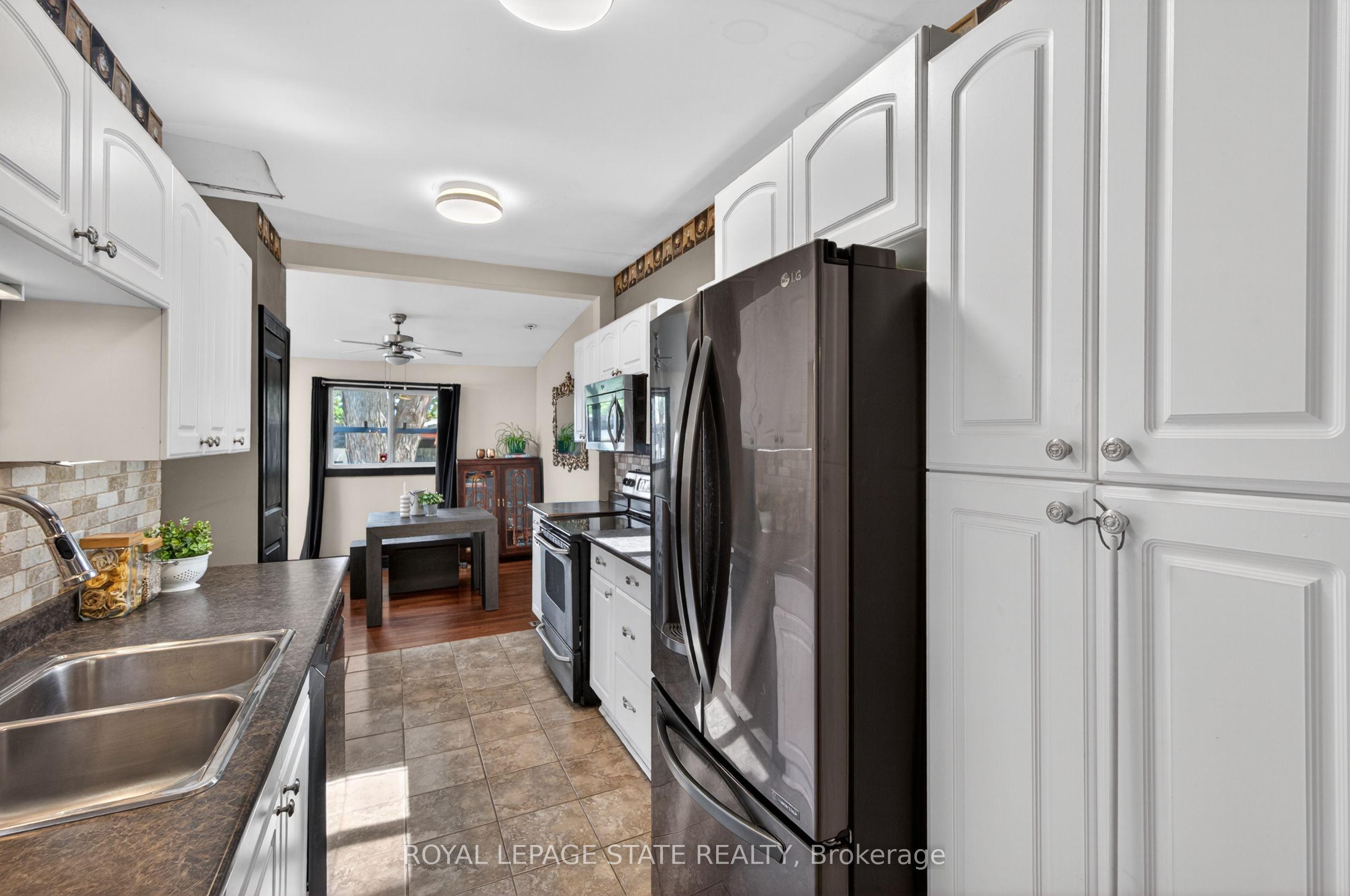 147 Strachan Street E Property Photo 15