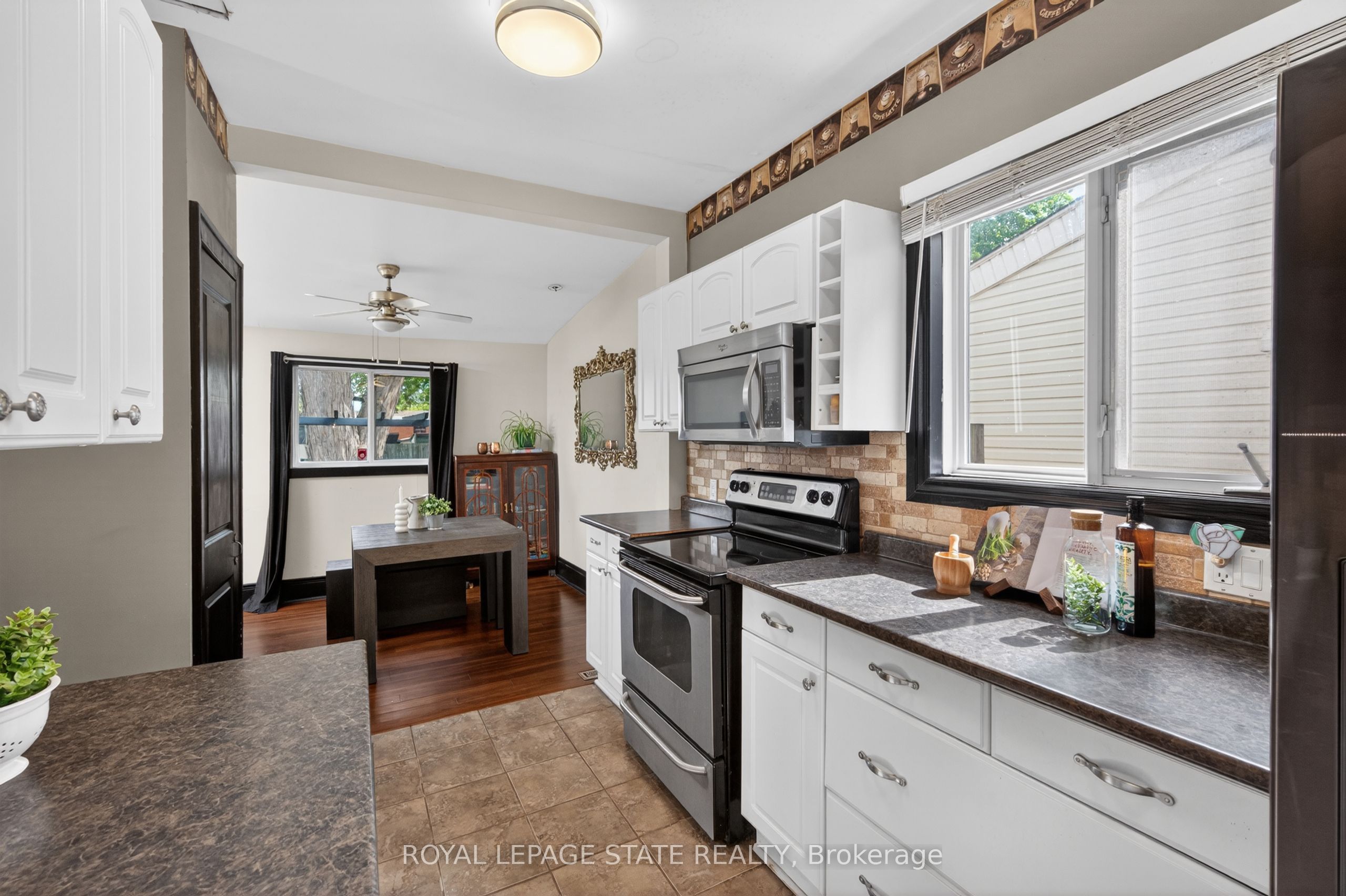 147 Strachan Street E Property Photo 17