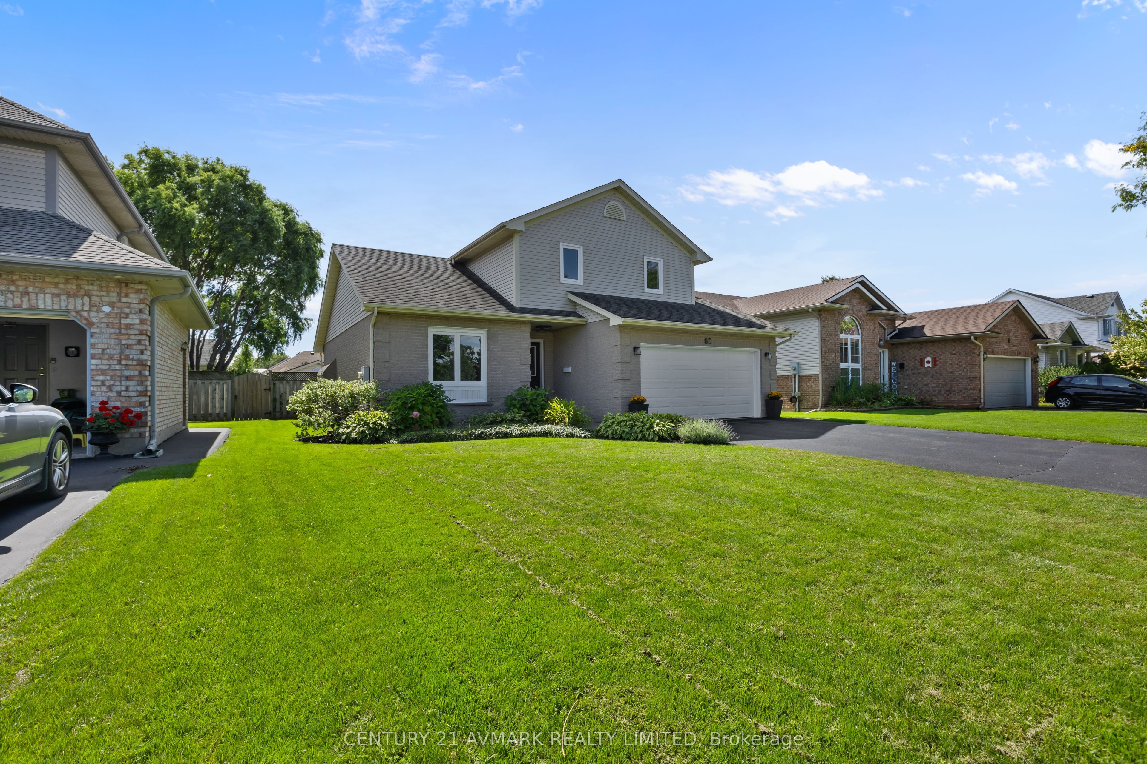 65 Wellandvale Drive Property Photo 2