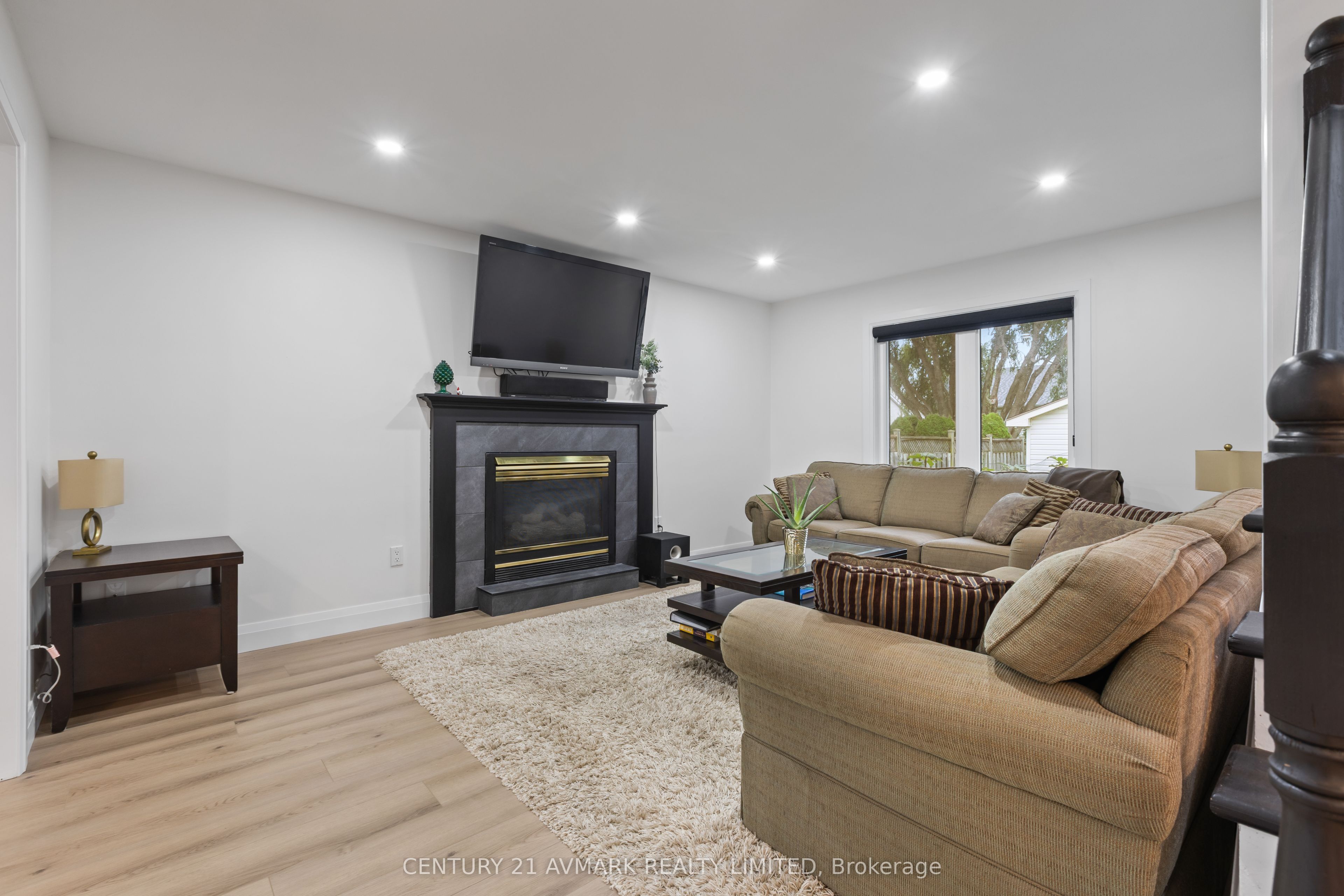 65 Wellandvale Drive Property Photo 8