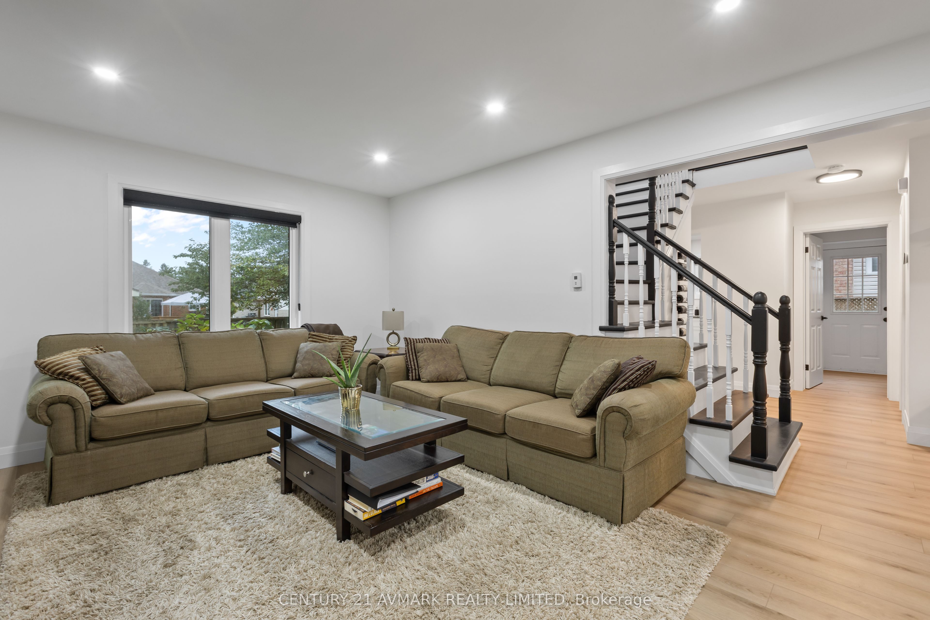 65 Wellandvale Drive Property Photo 9