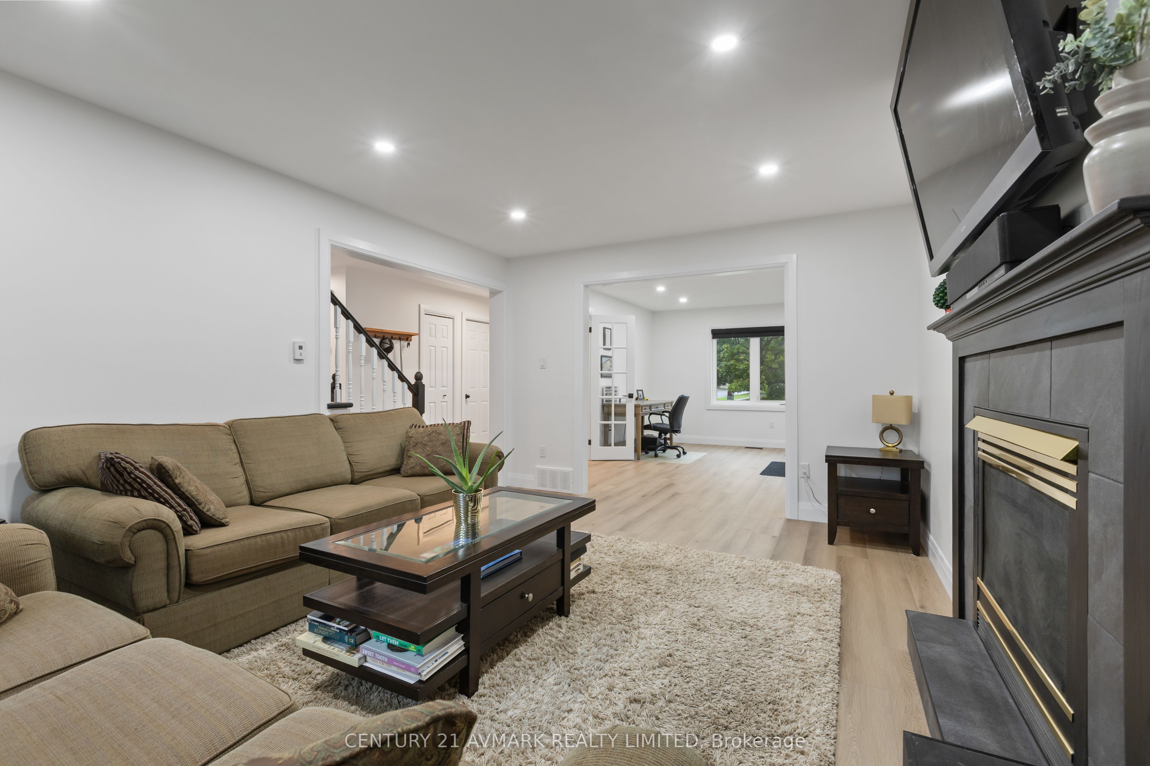 65 Wellandvale Drive Property Photo 10