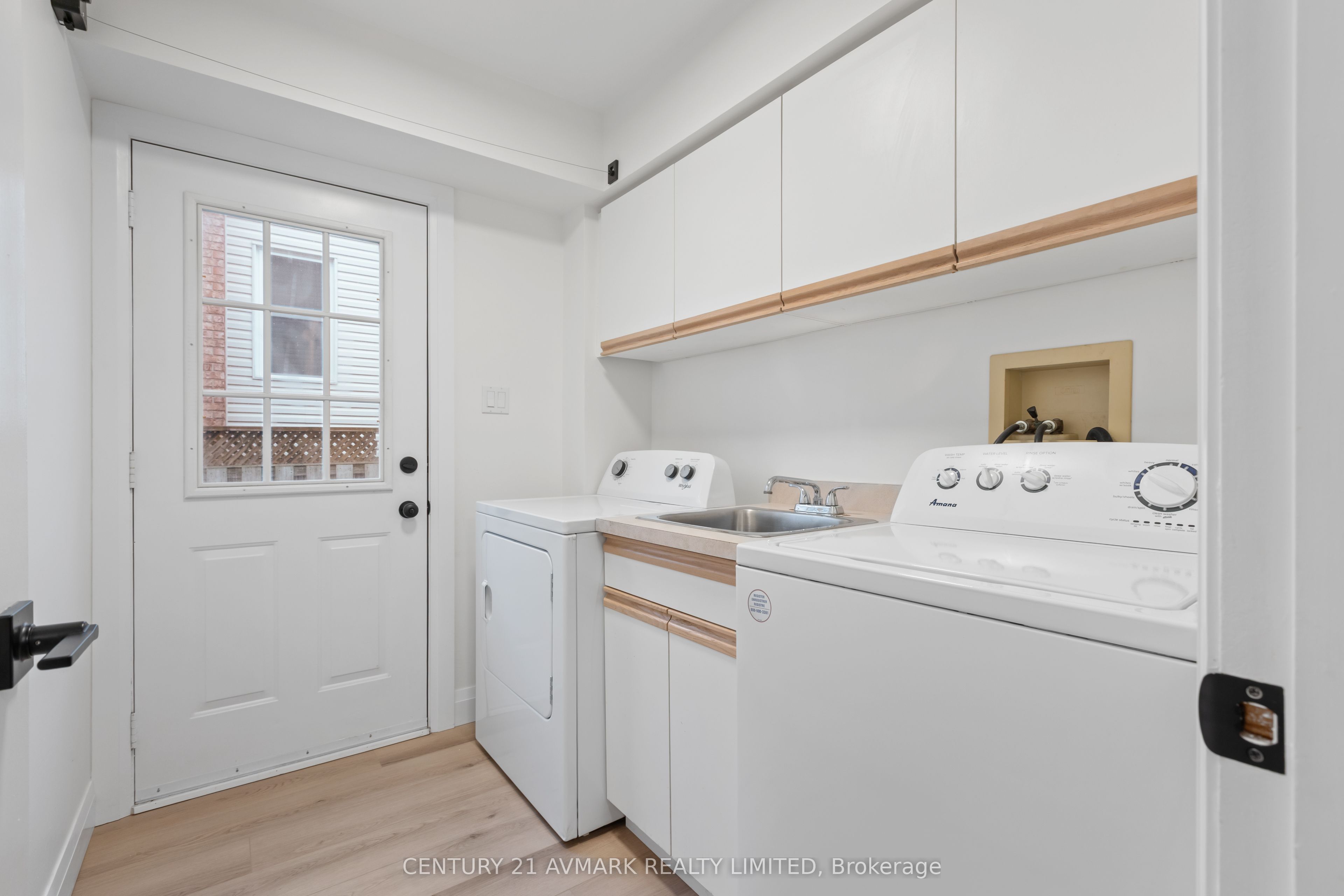 65 Wellandvale Drive Property Photo 13