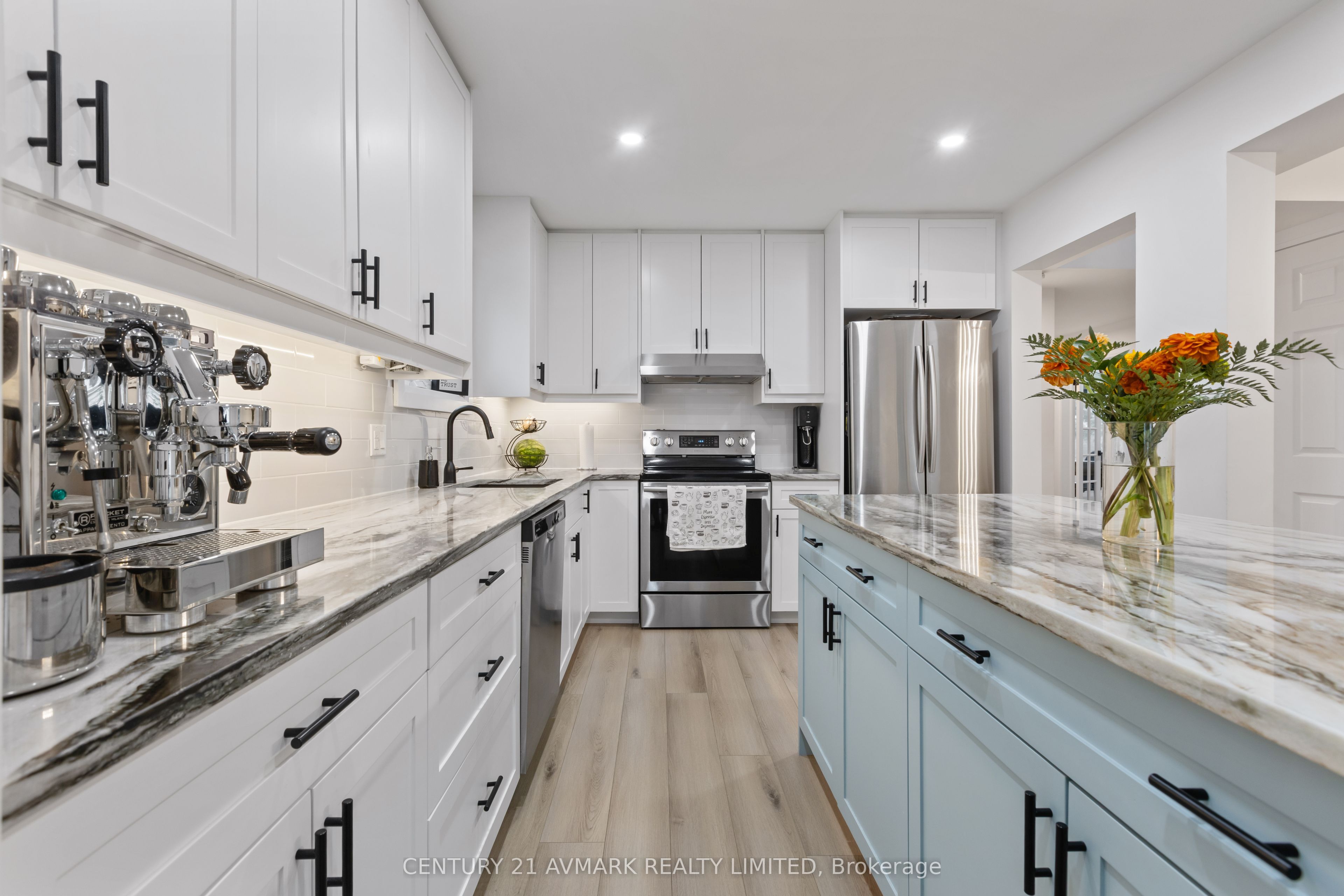 65 Wellandvale Drive Property Photo 15