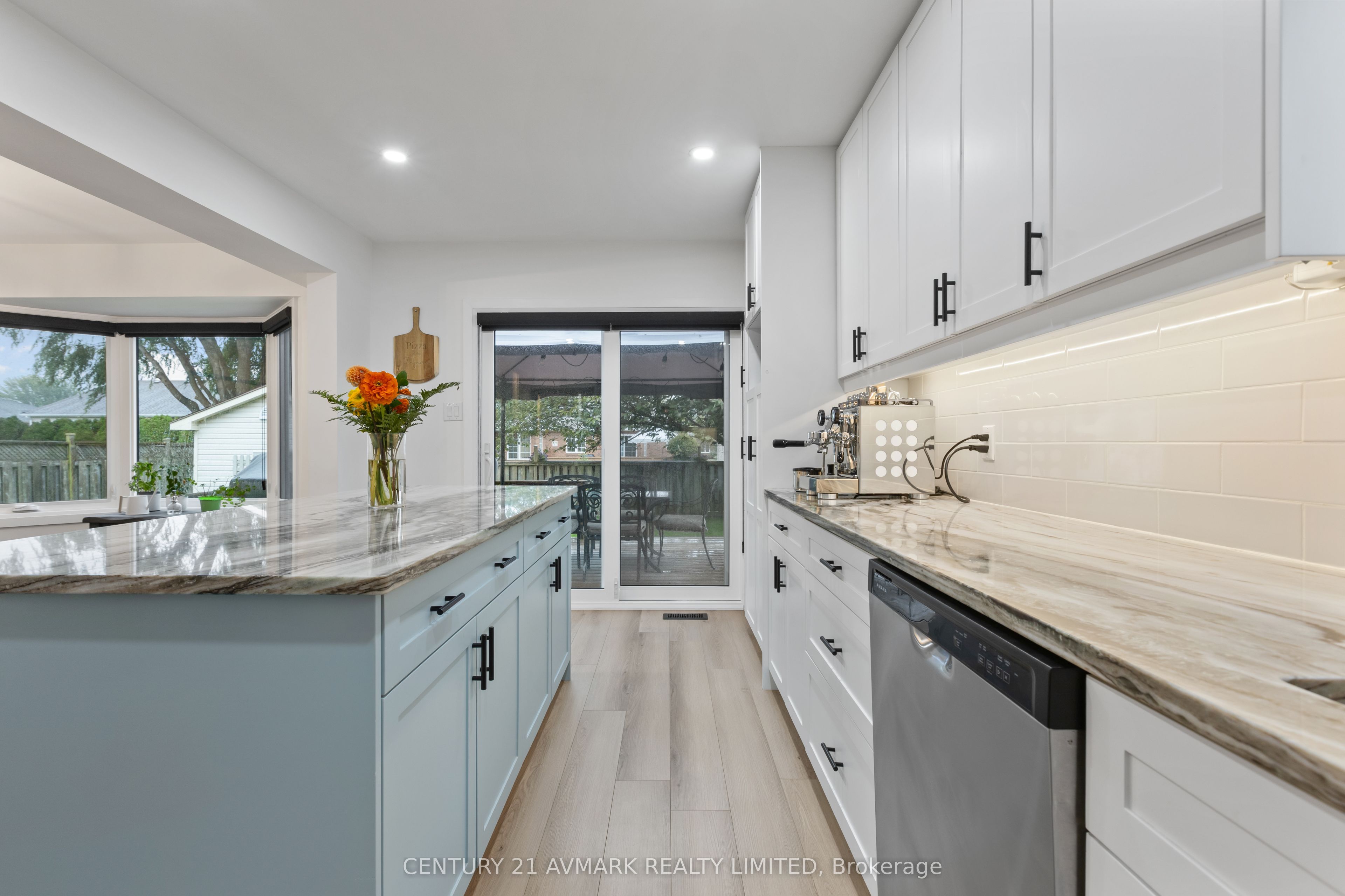 65 Wellandvale Drive Property Photo 17