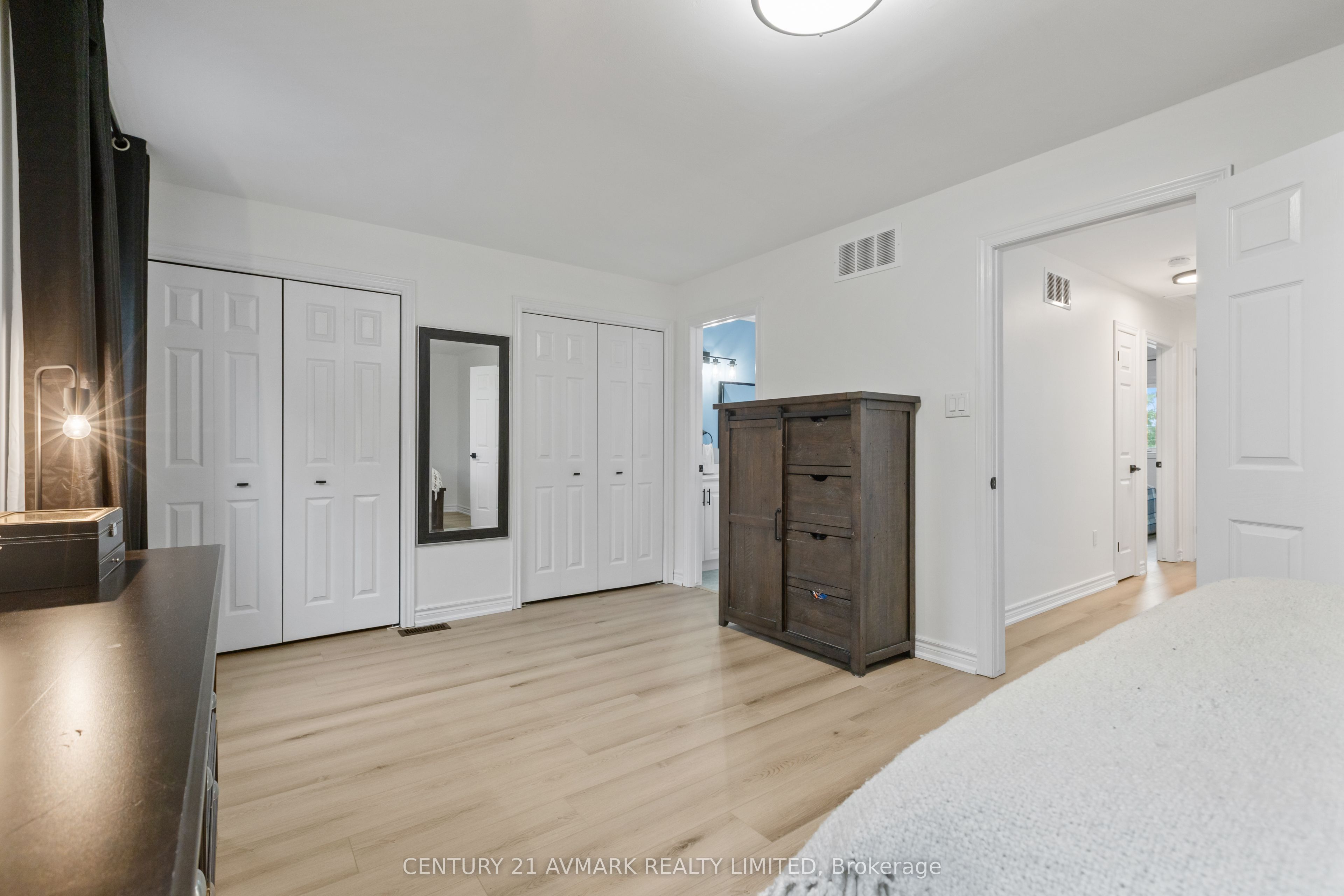 65 Wellandvale Drive Property Photo 22