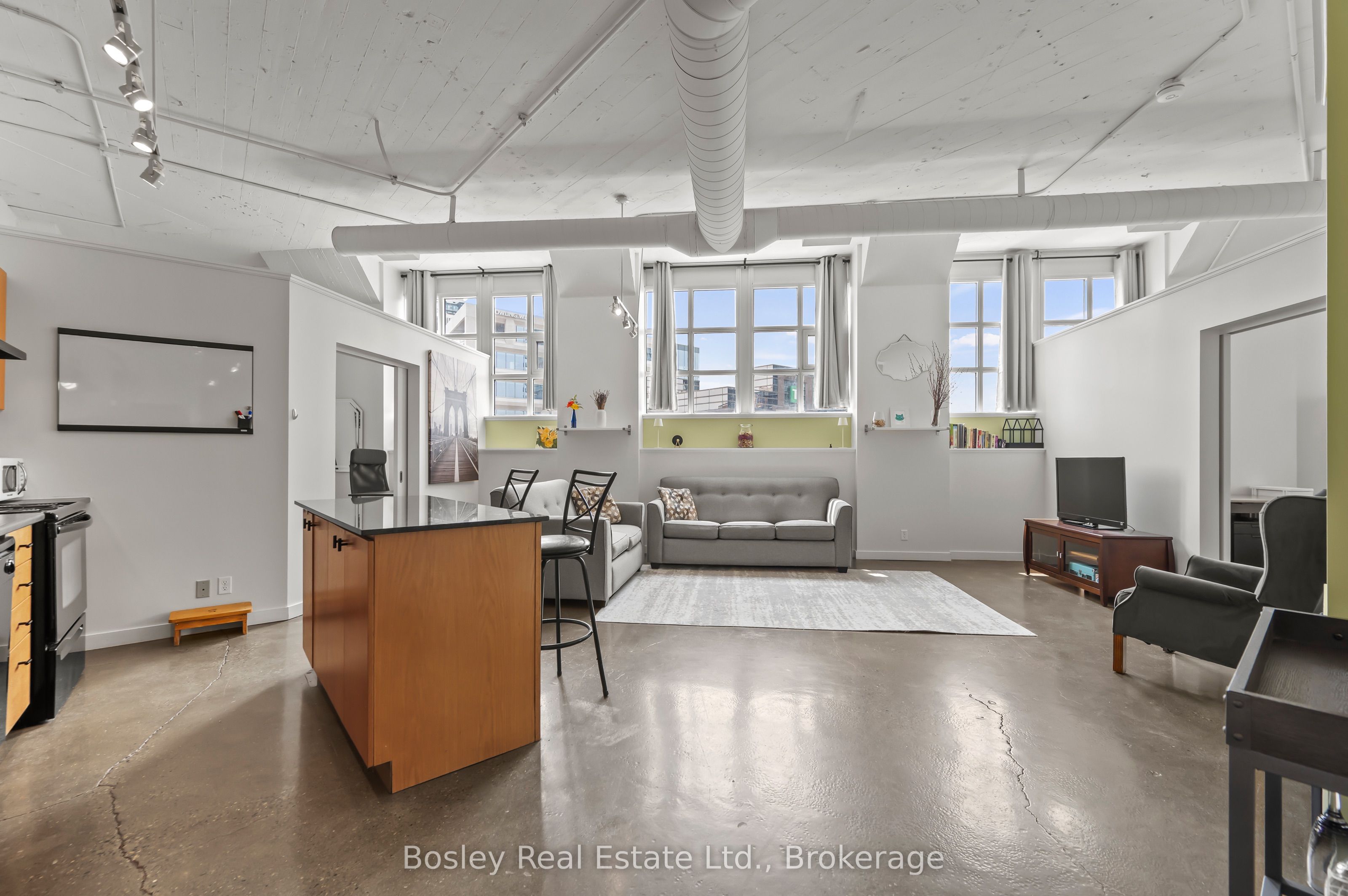 404 King Street W 308 Property Photo 6