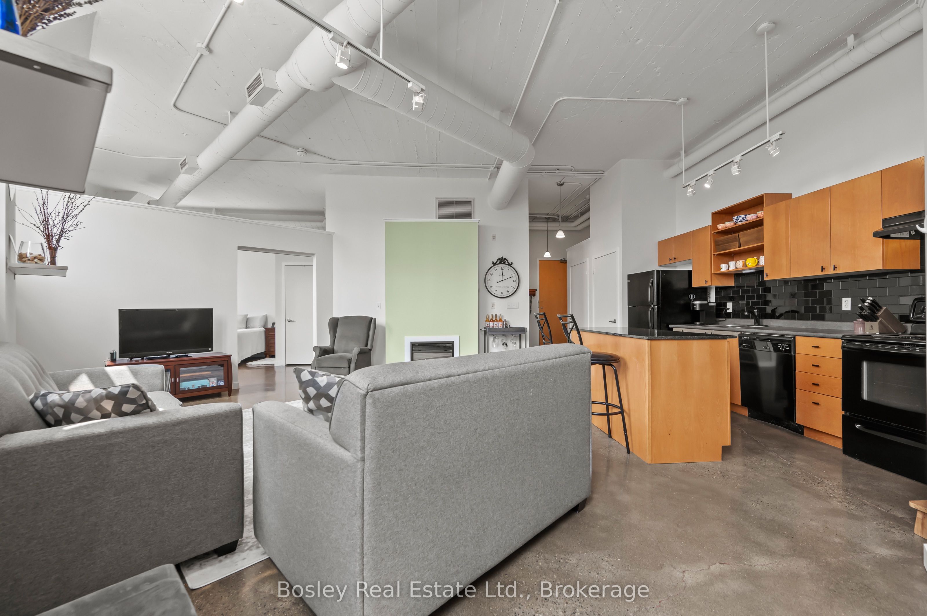 404 King Street W 308 Property Photo 11