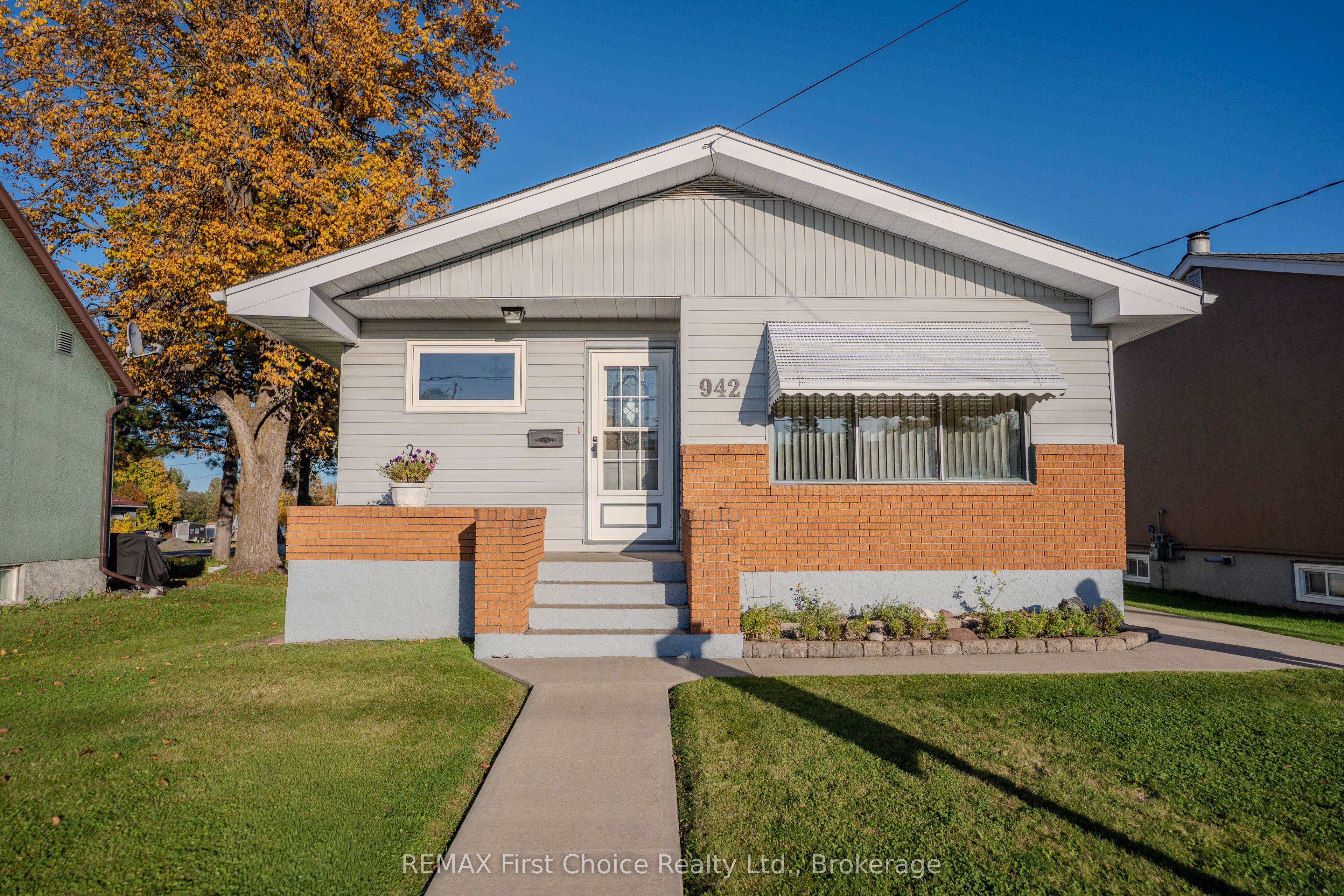 942 Crowe Avenue Property Photo 1