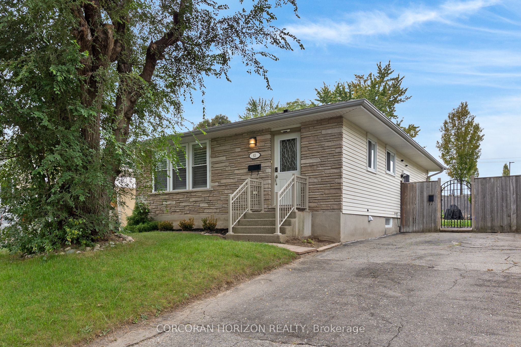 63 Cedarhill Crescent Property Photo 2