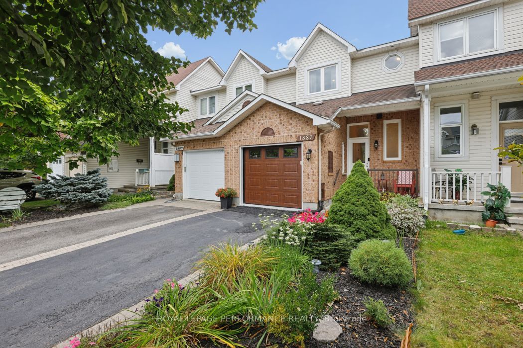 1887 Hennessy Crescent