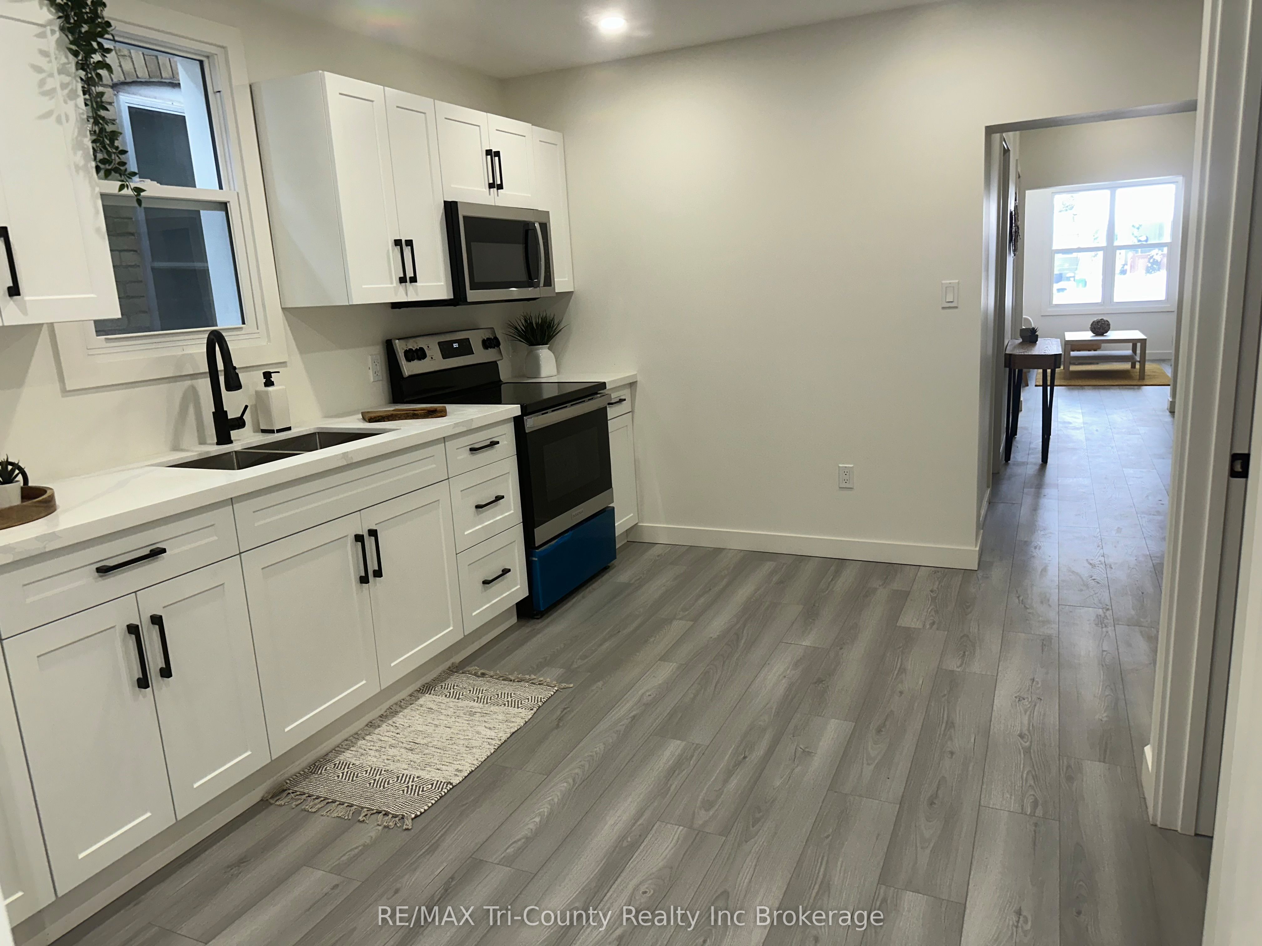 719 Elias Street Property Photo 6