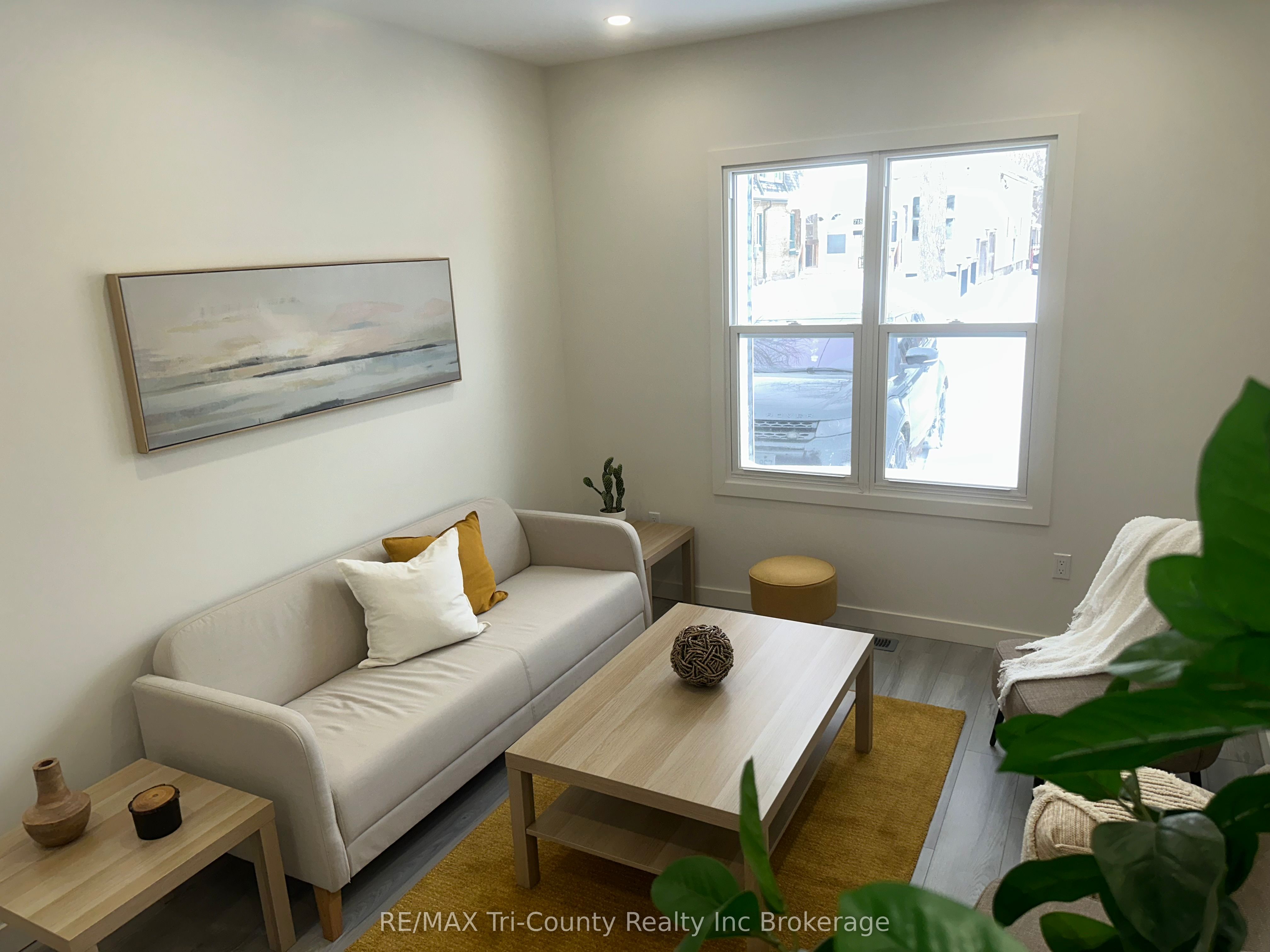 719 Elias Street Property Photo 9