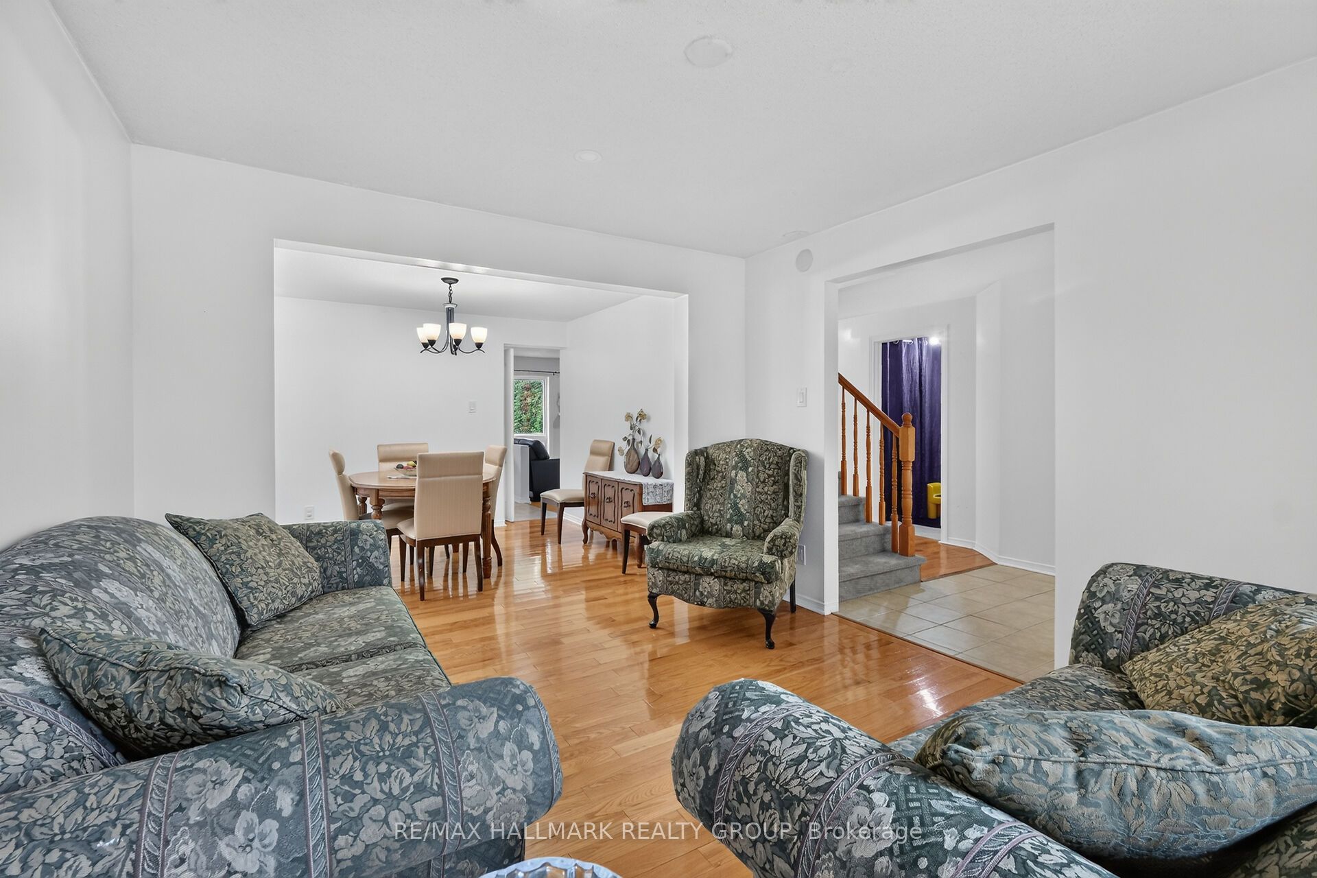 502 Rougemount Crescent Property Photo 6