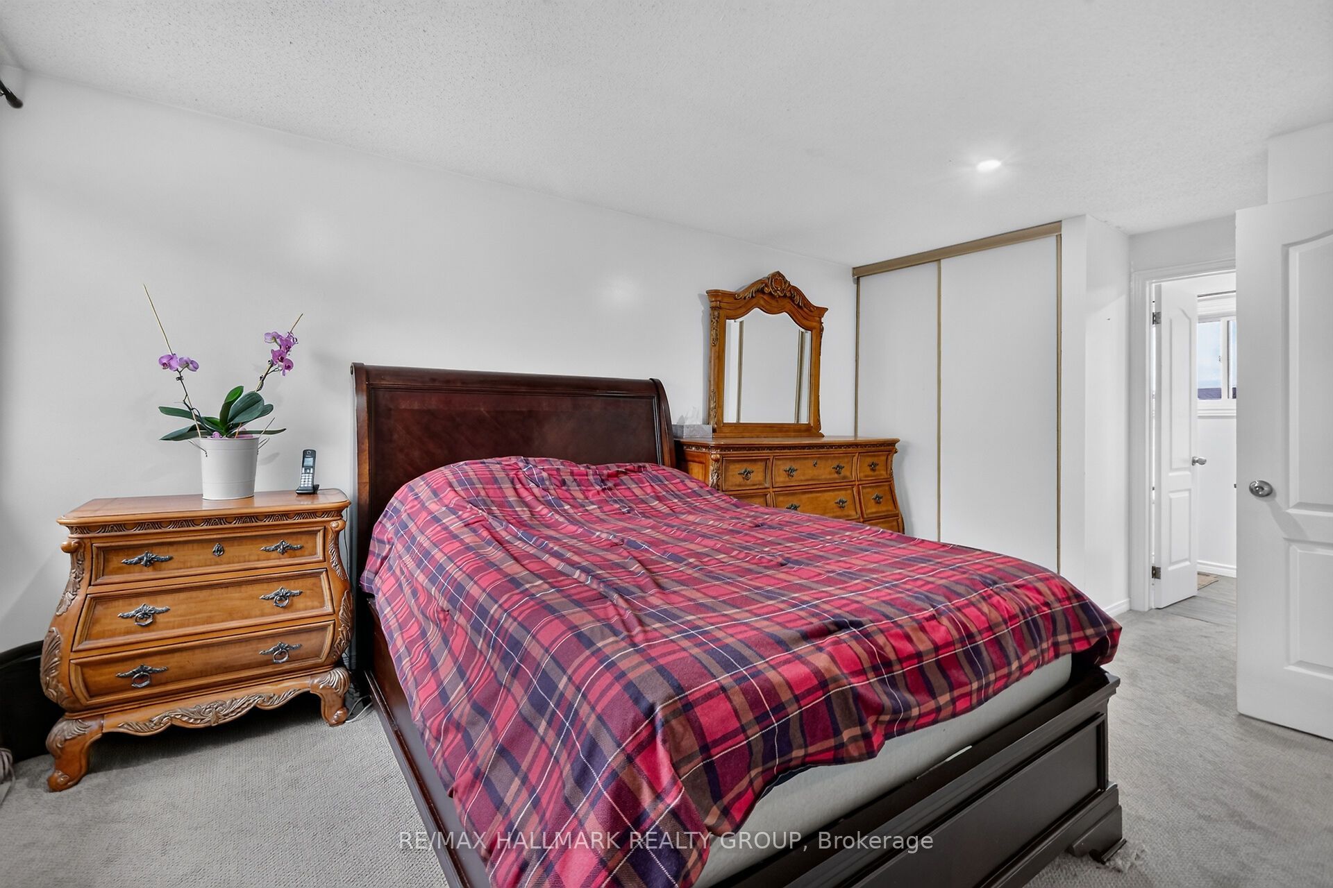 502 Rougemount Crescent Property Photo 21