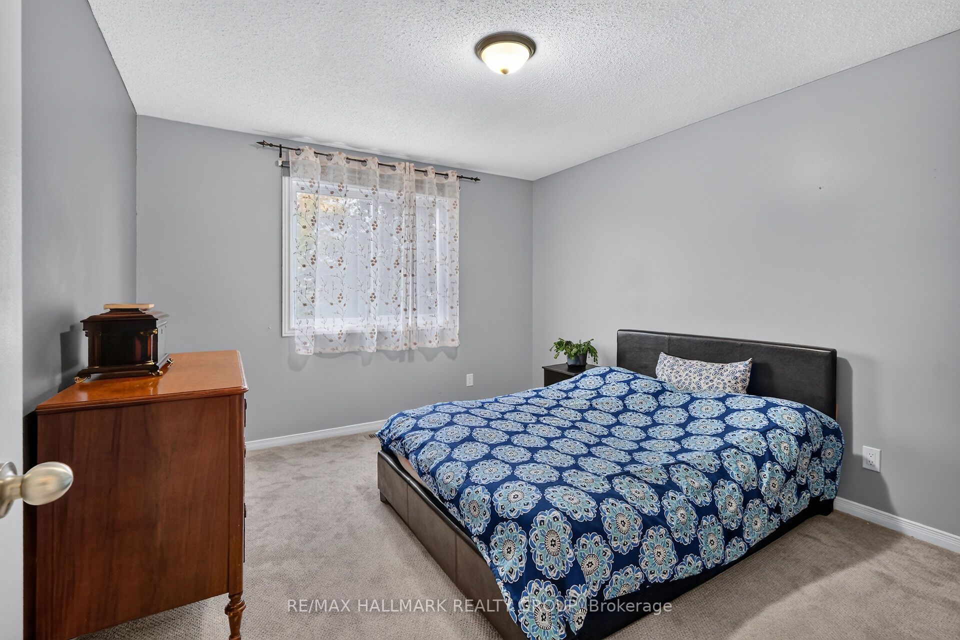 502 Rougemount Crescent Property Photo 25