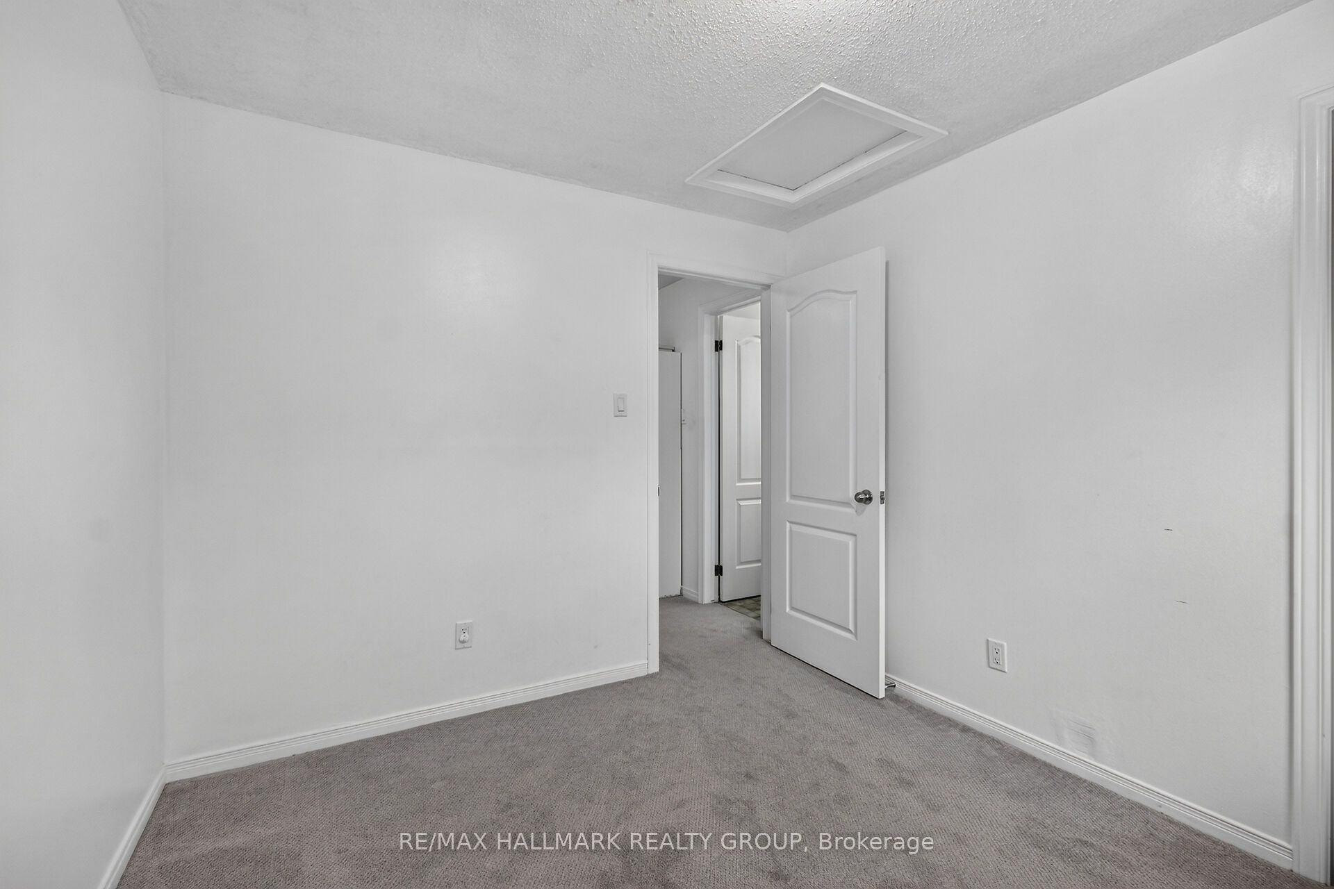 502 Rougemount Crescent Property Photo 29