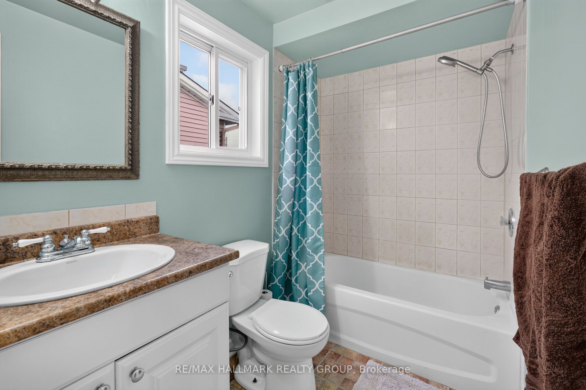 502 Rougemount Crescent Property Photo 34