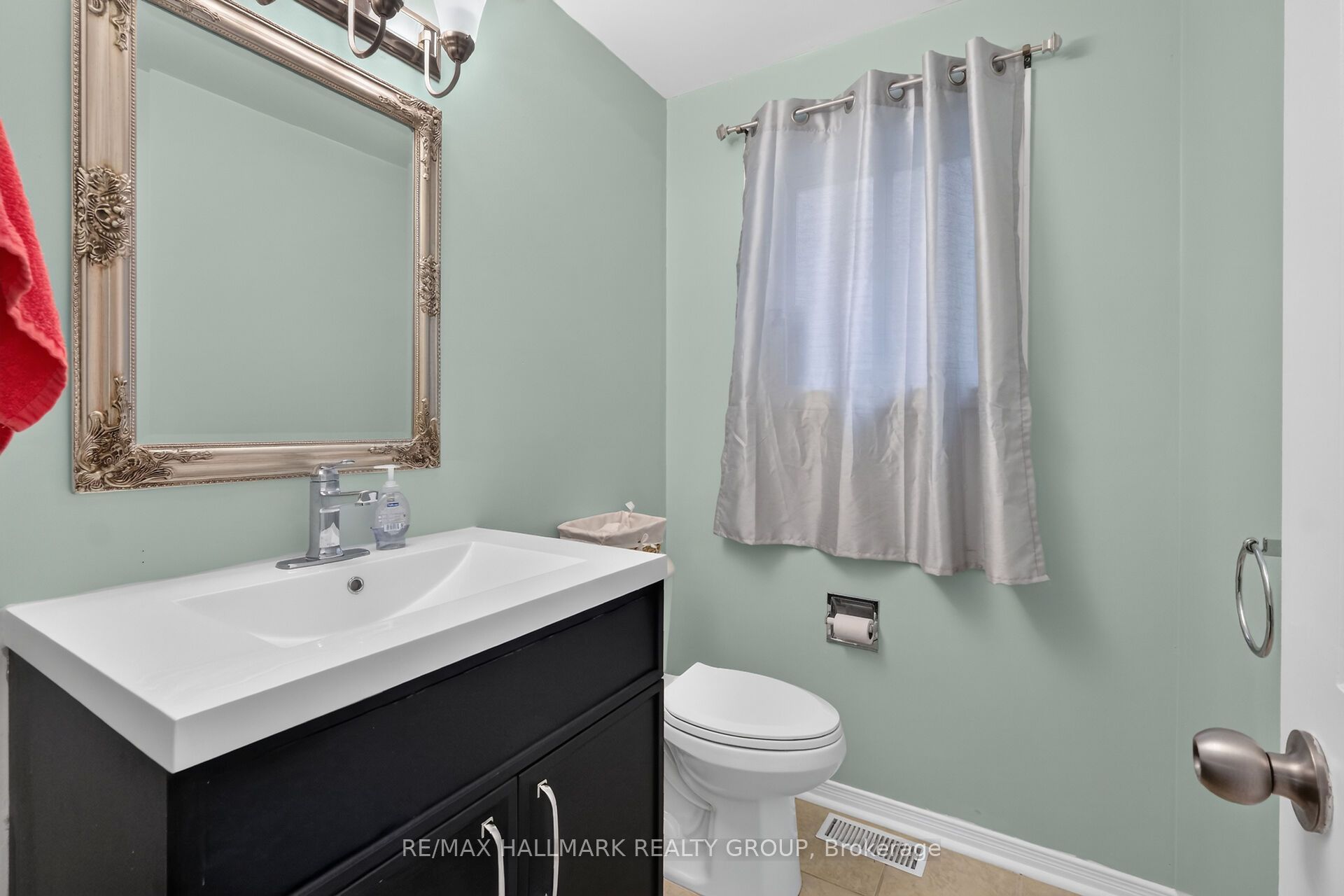 502 Rougemount Crescent Property Photo 35
