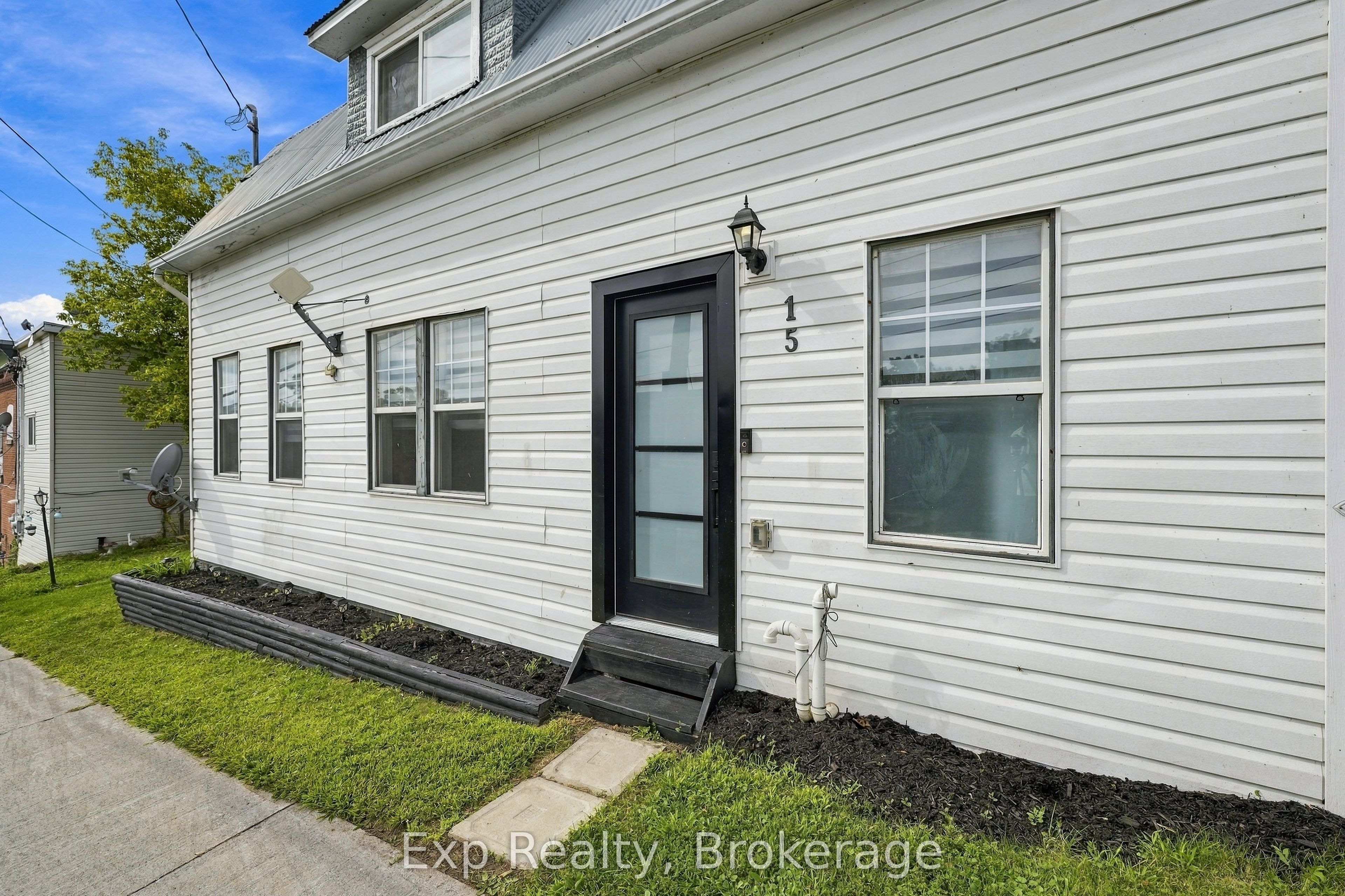 15 Madoc Street Property Photo 1
