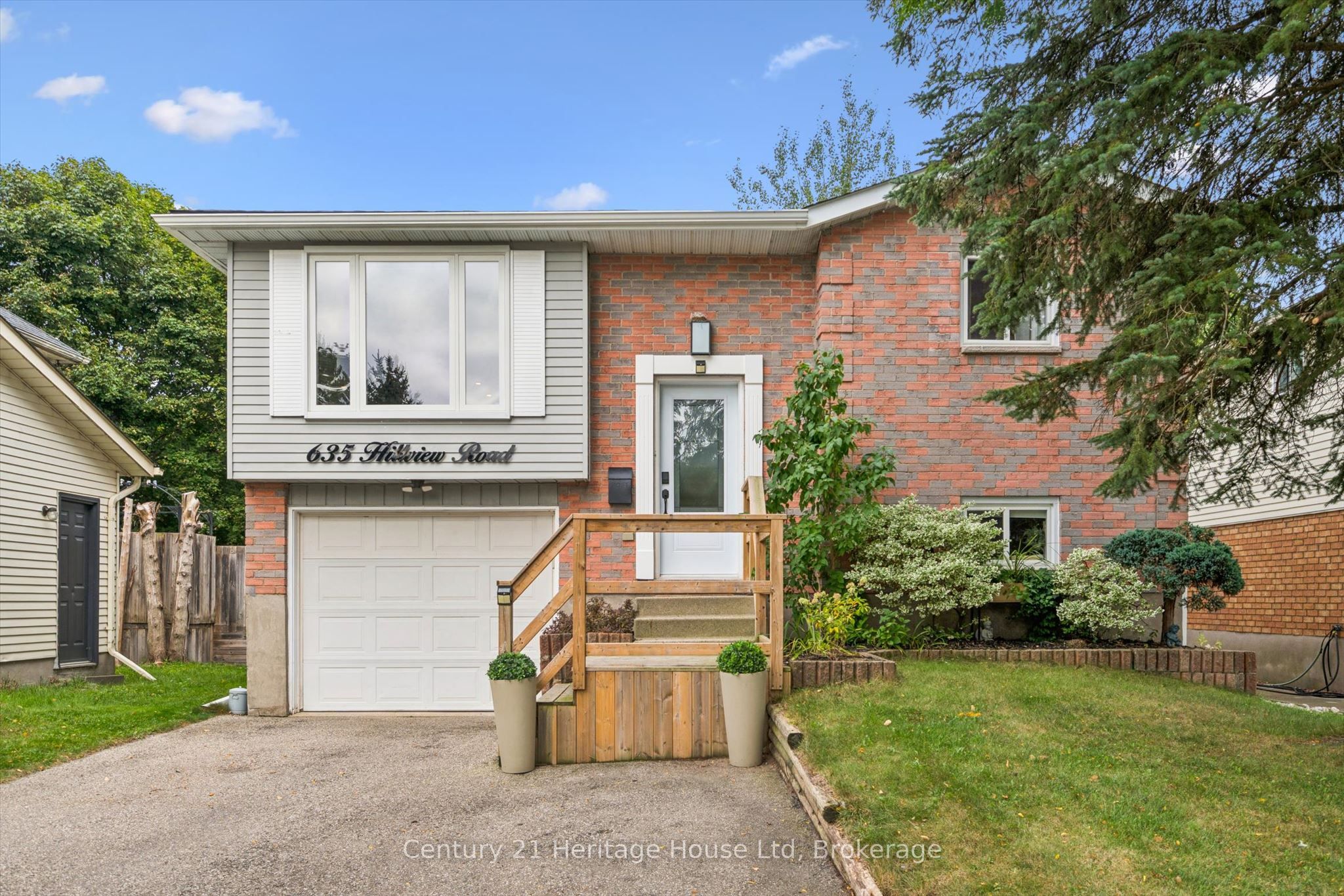 635 Hillview Road Property Photo 1