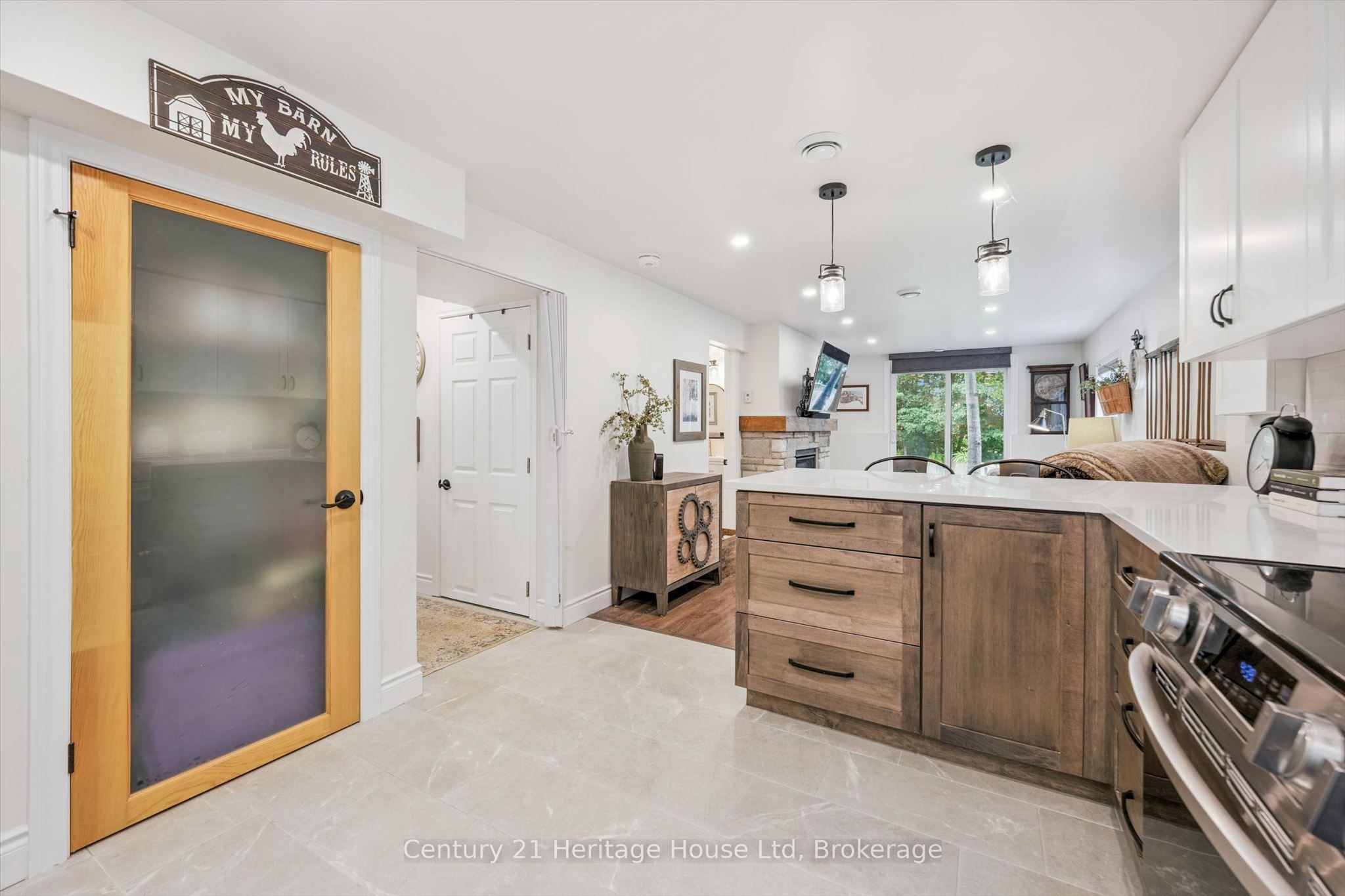 635 Hillview Road Property Photo 20