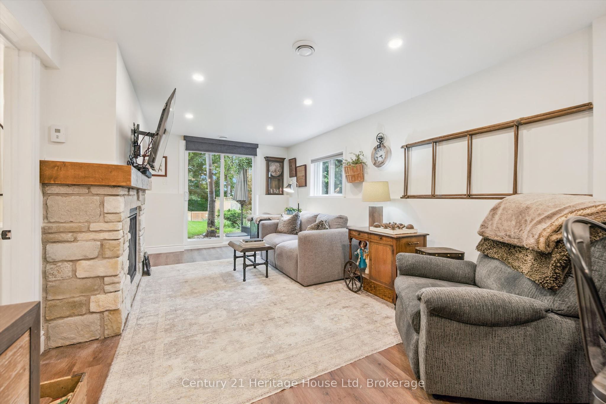 635 Hillview Road Property Photo 21
