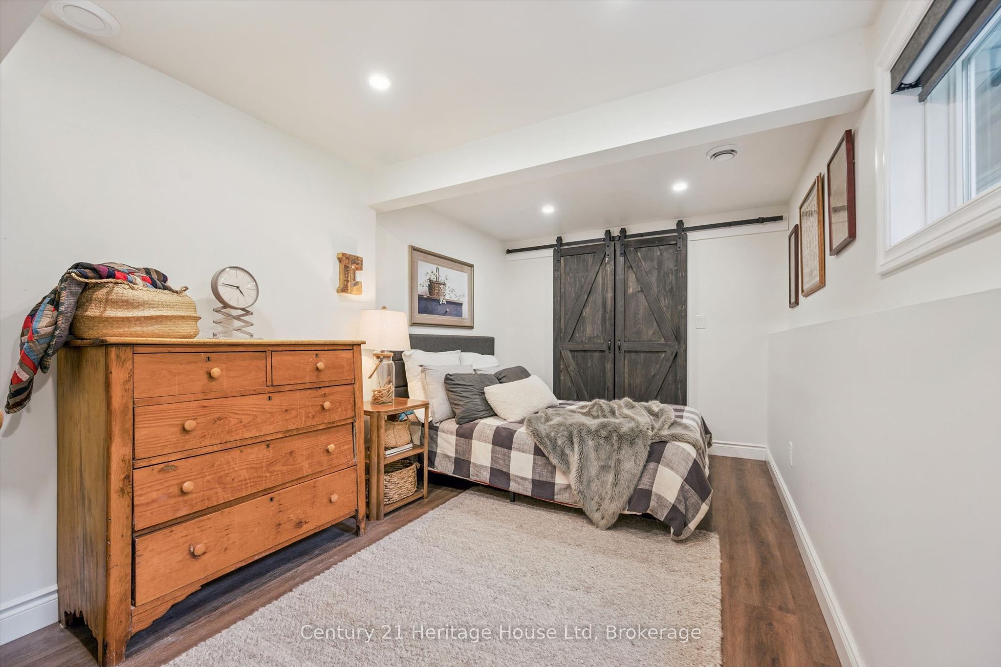 635 Hillview Road Property Photo 24