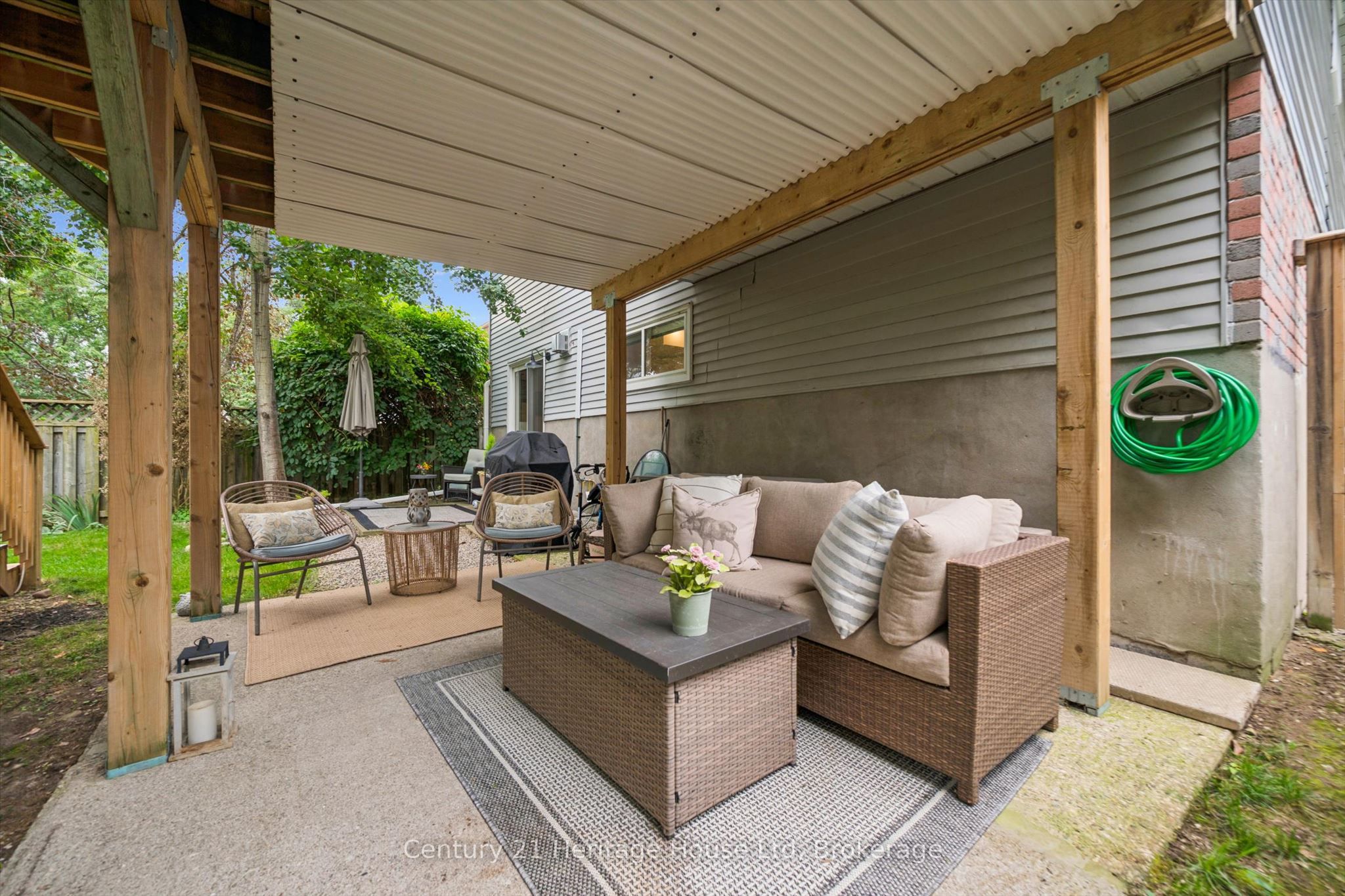 635 Hillview Road Property Photo 32