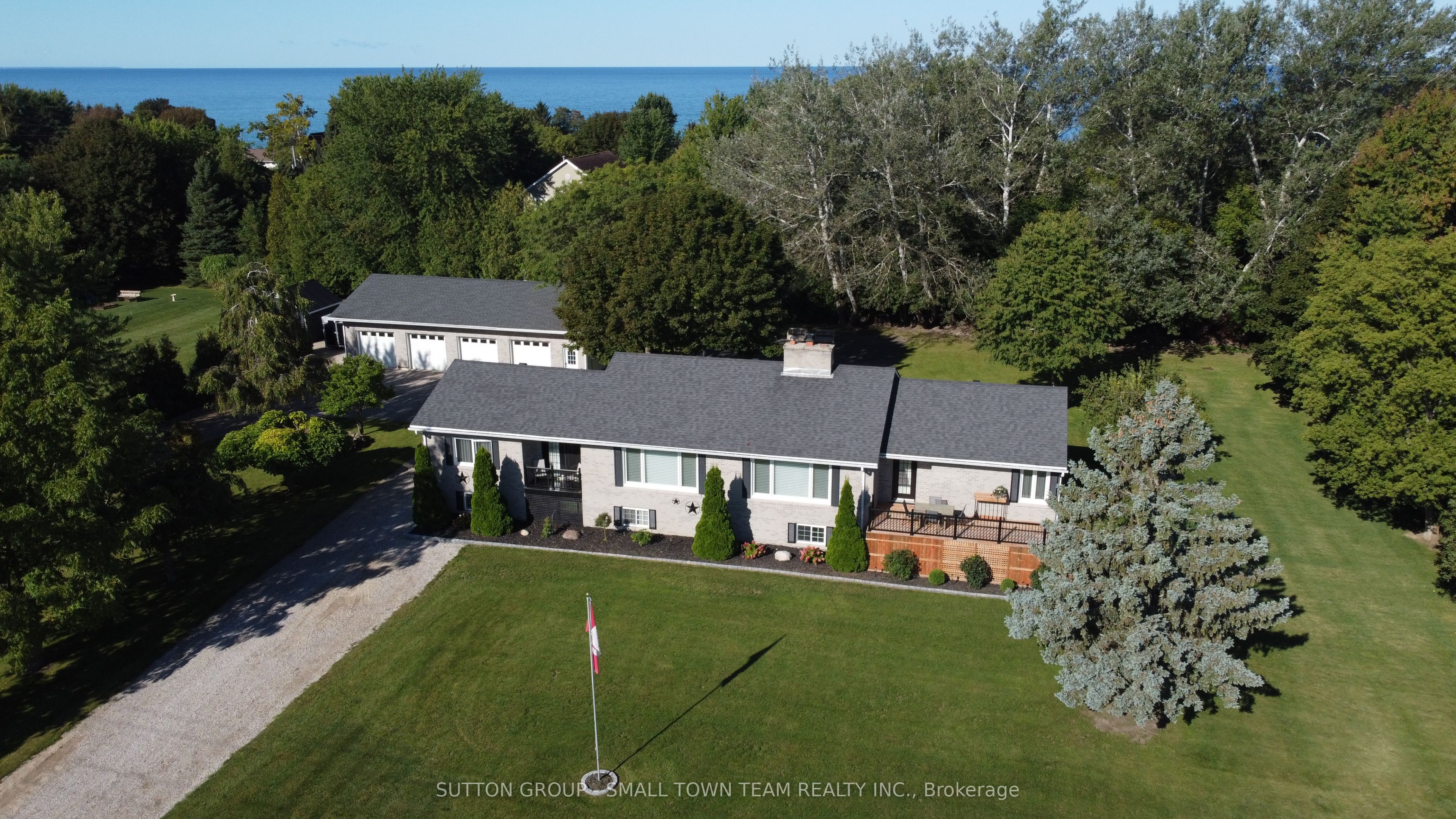 72213 Bluewater Highway Property Photo 1