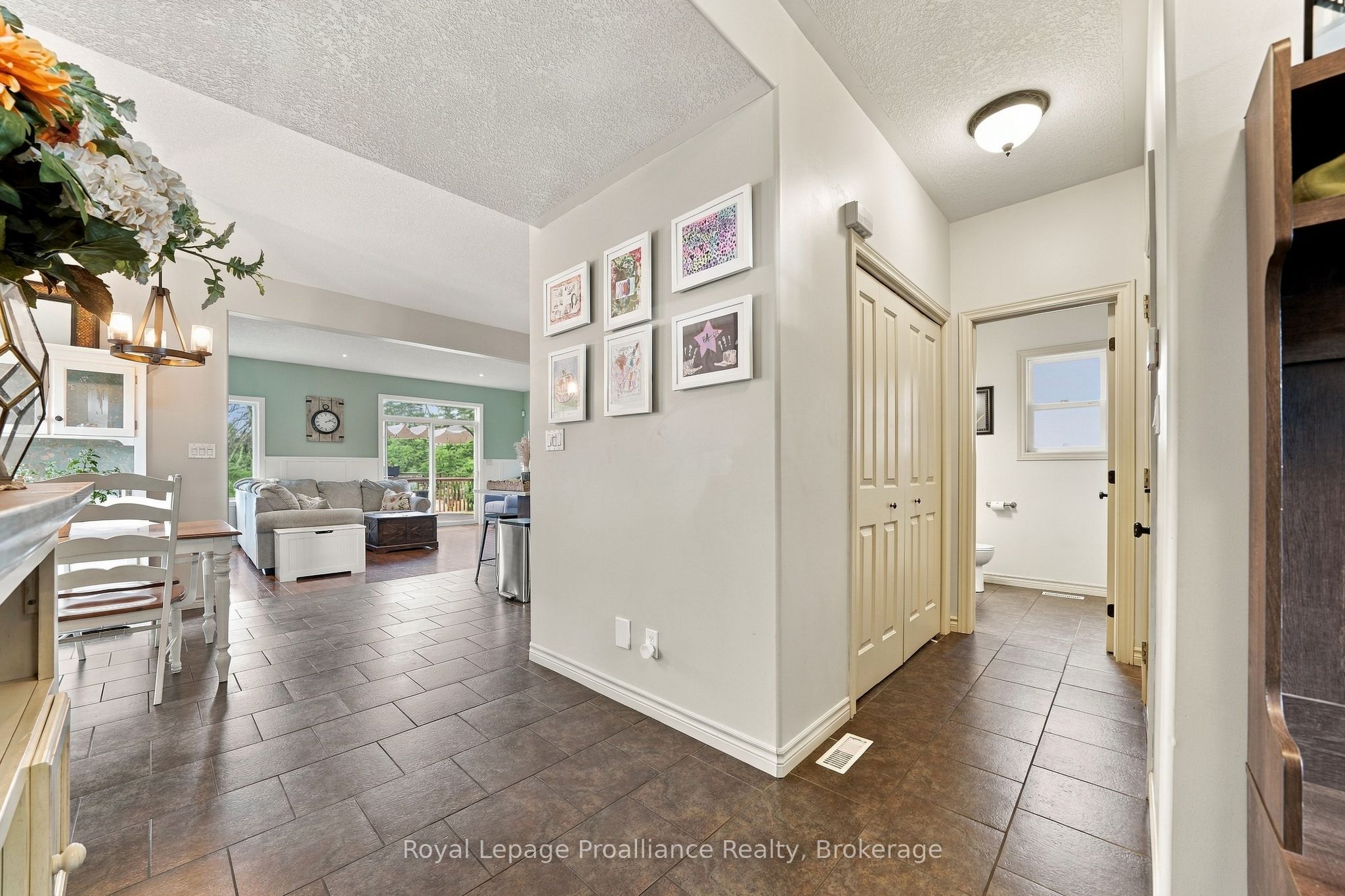 273 Avondale Road Property Photo 9