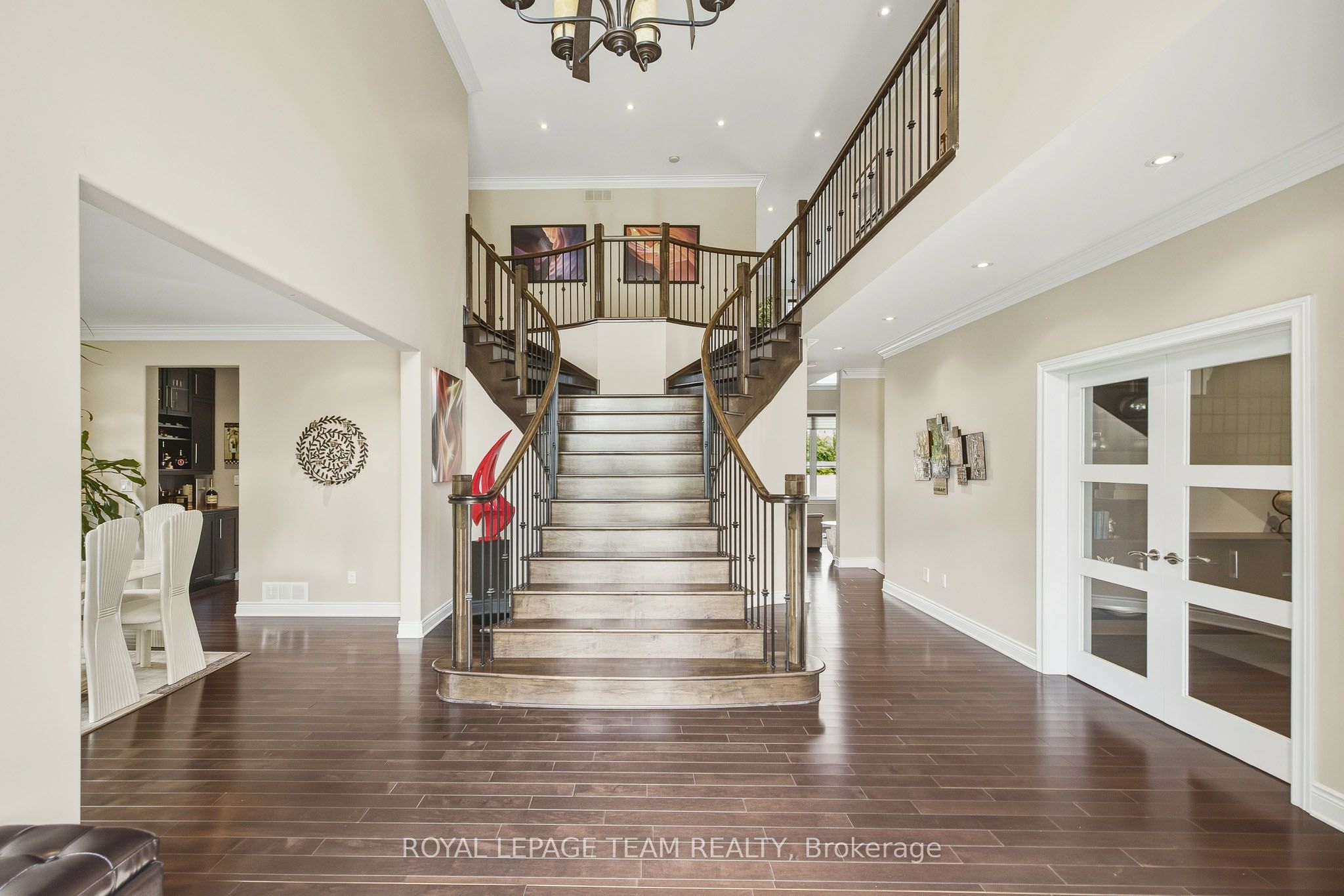 1419 Balmoral Drive Property Photo 4