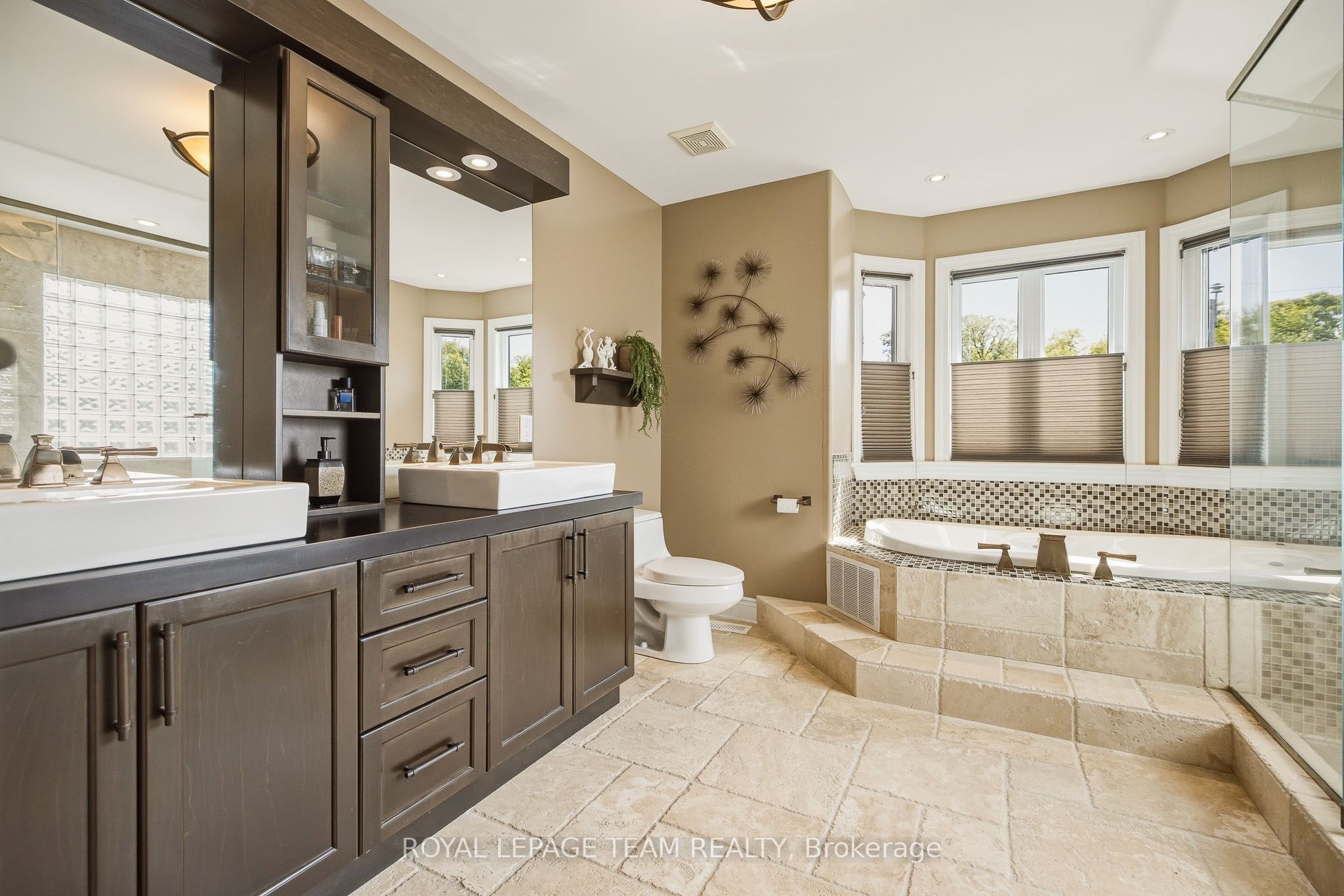 1419 Balmoral Drive Property Photo 29
