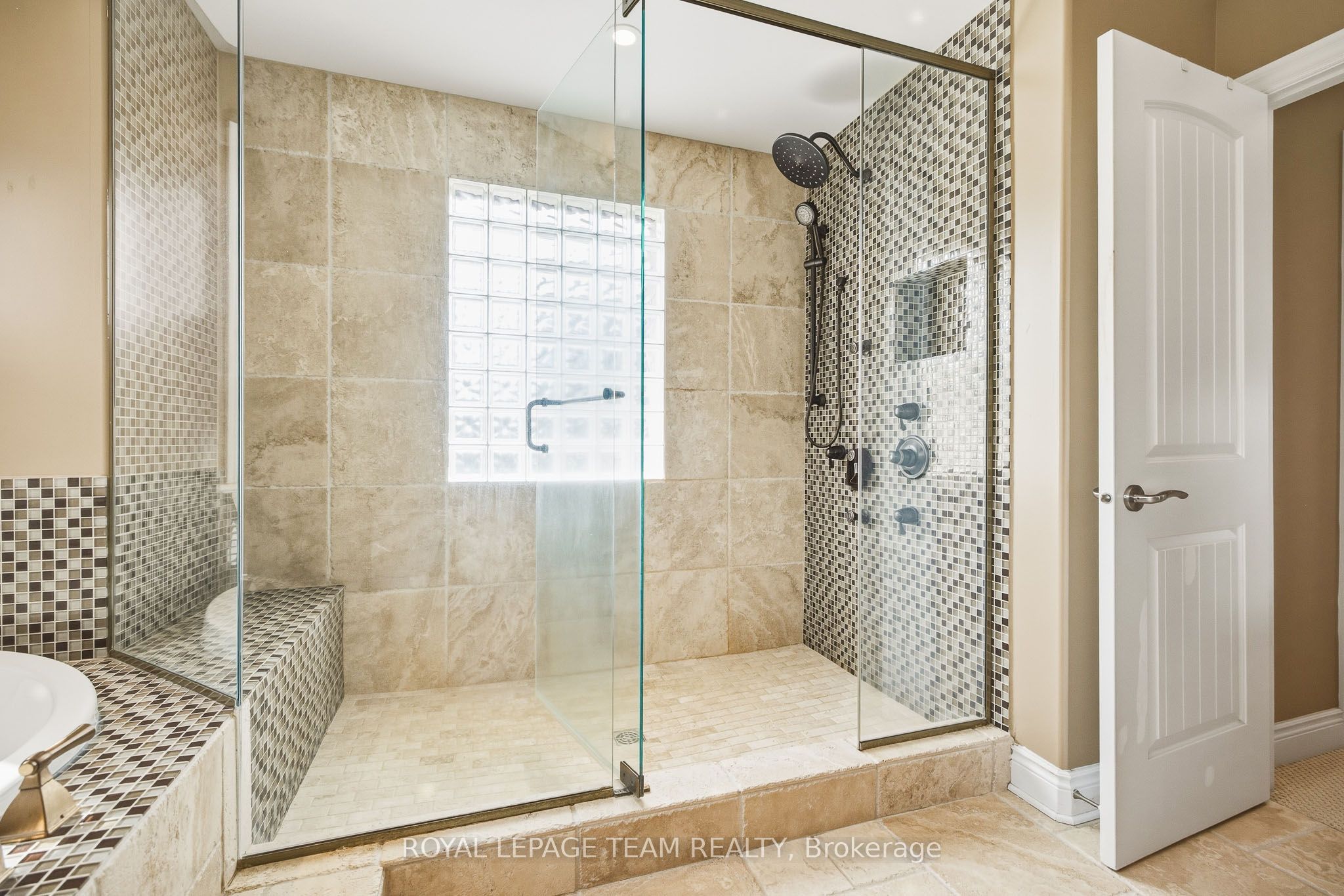1419 Balmoral Drive Property Photo 31