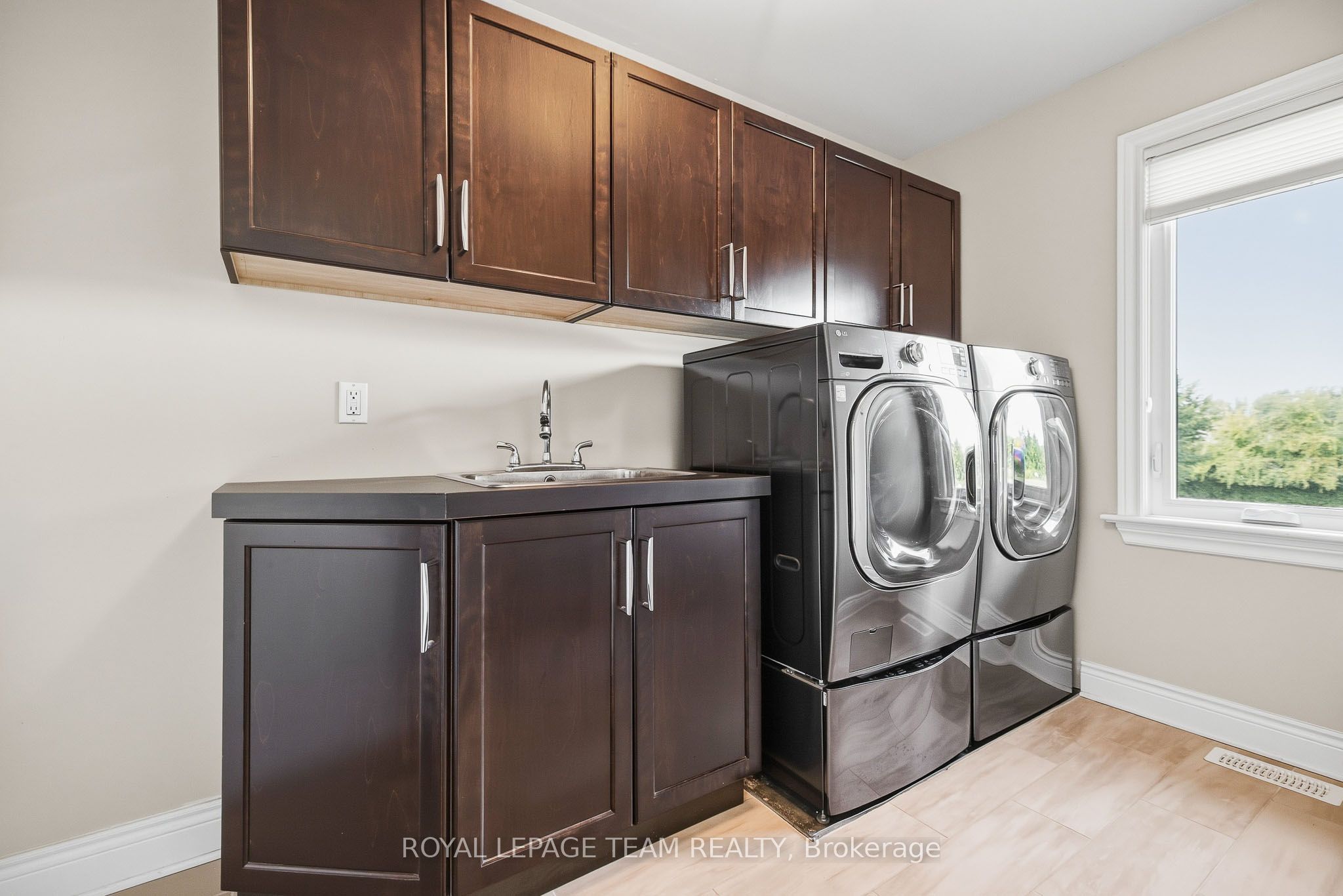 1419 Balmoral Drive Property Photo 40