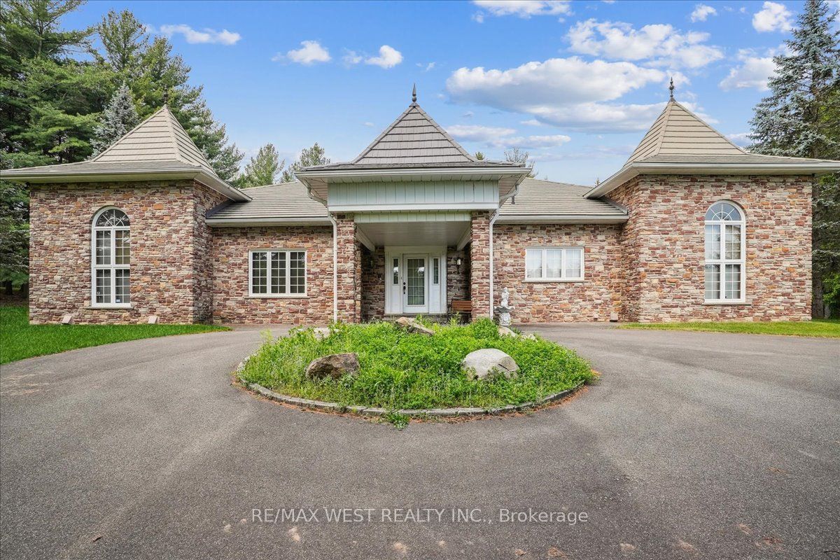 1630 Pelham Street Property Photo 2