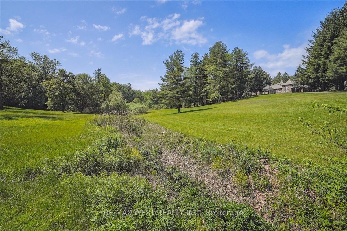 1630 Pelham Street Property Photo 3