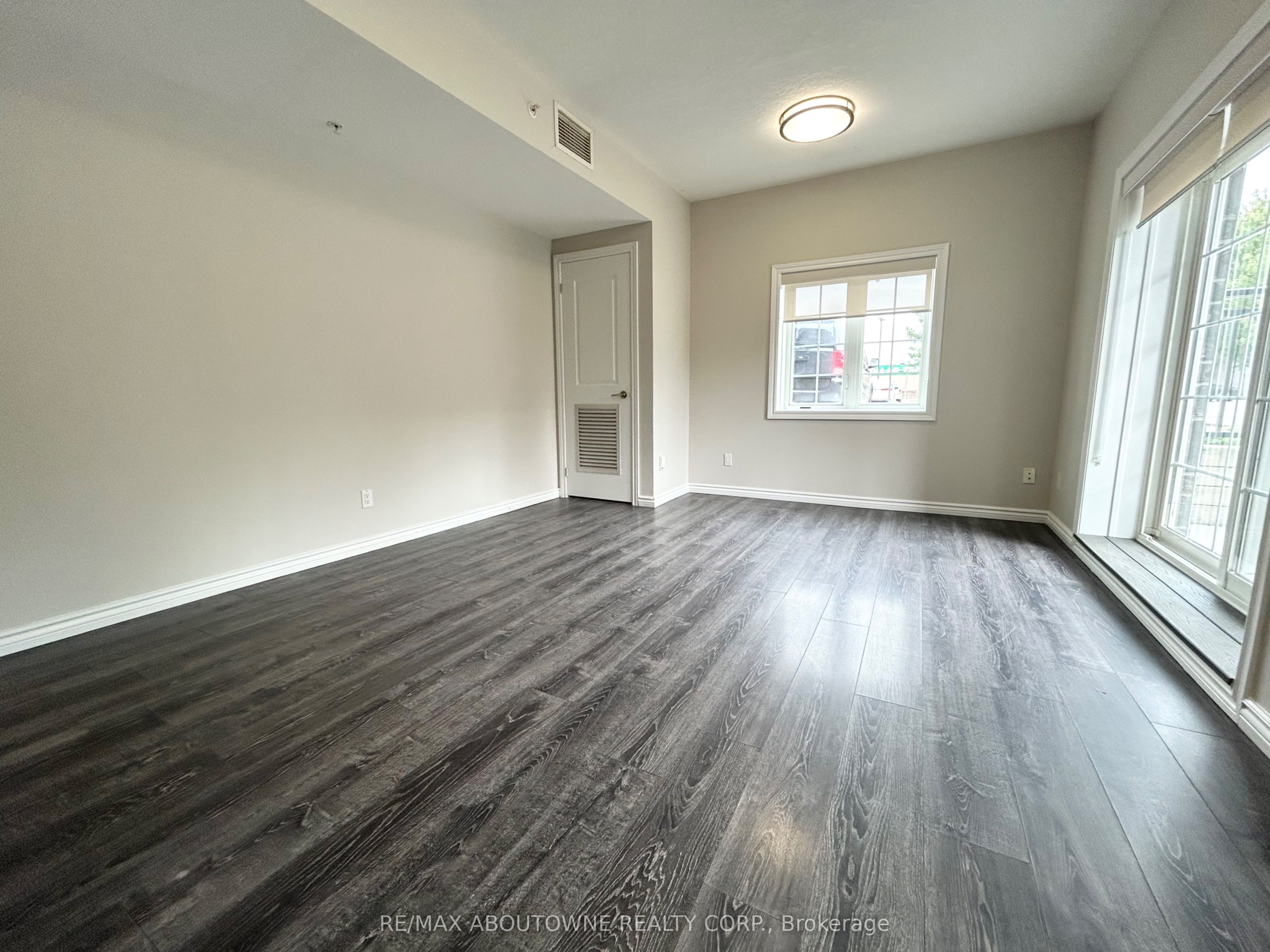 7 Rittenhouse Road 102 Property Photo 5