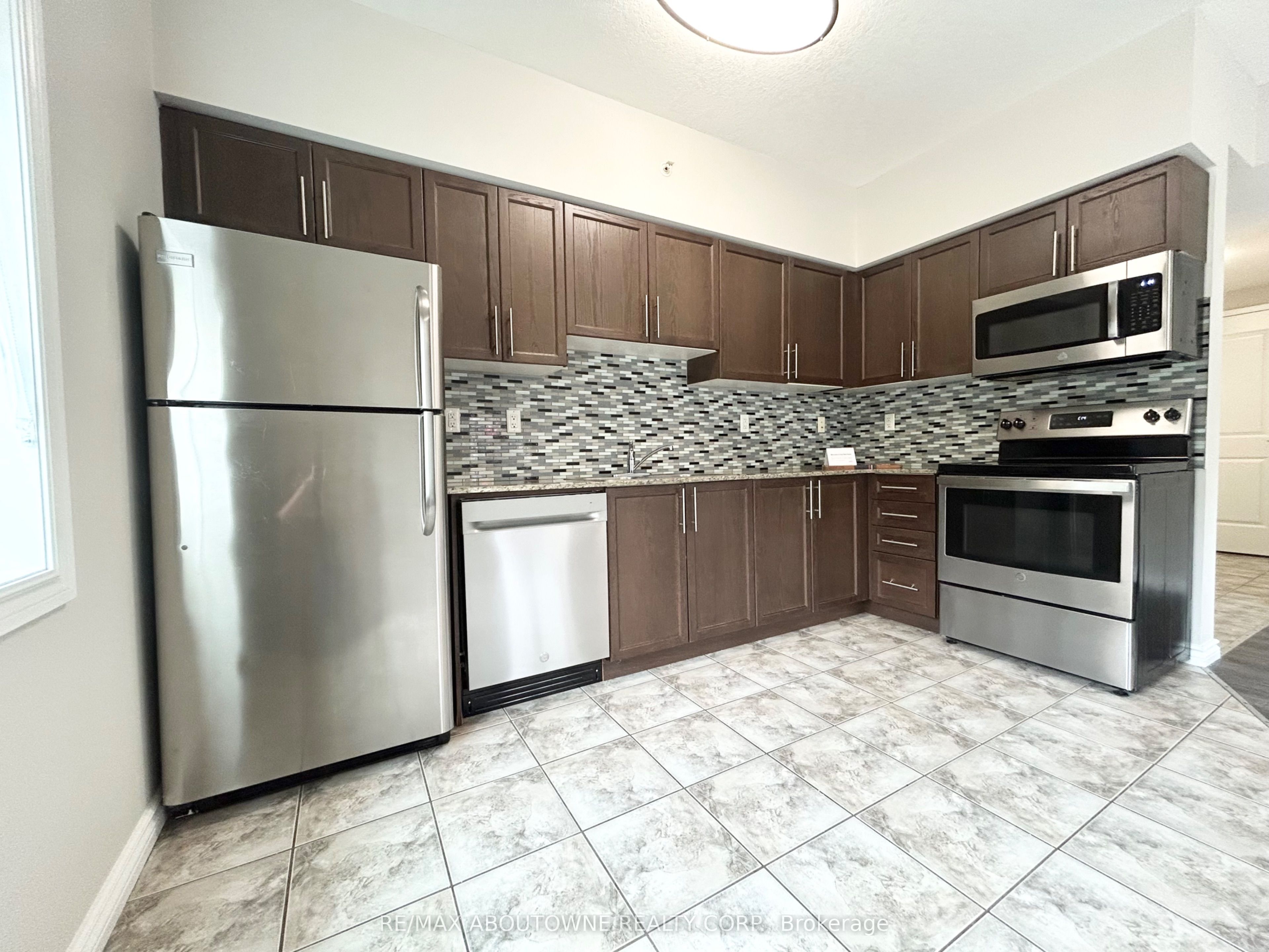 7 Rittenhouse Road 102 Property Photo 8