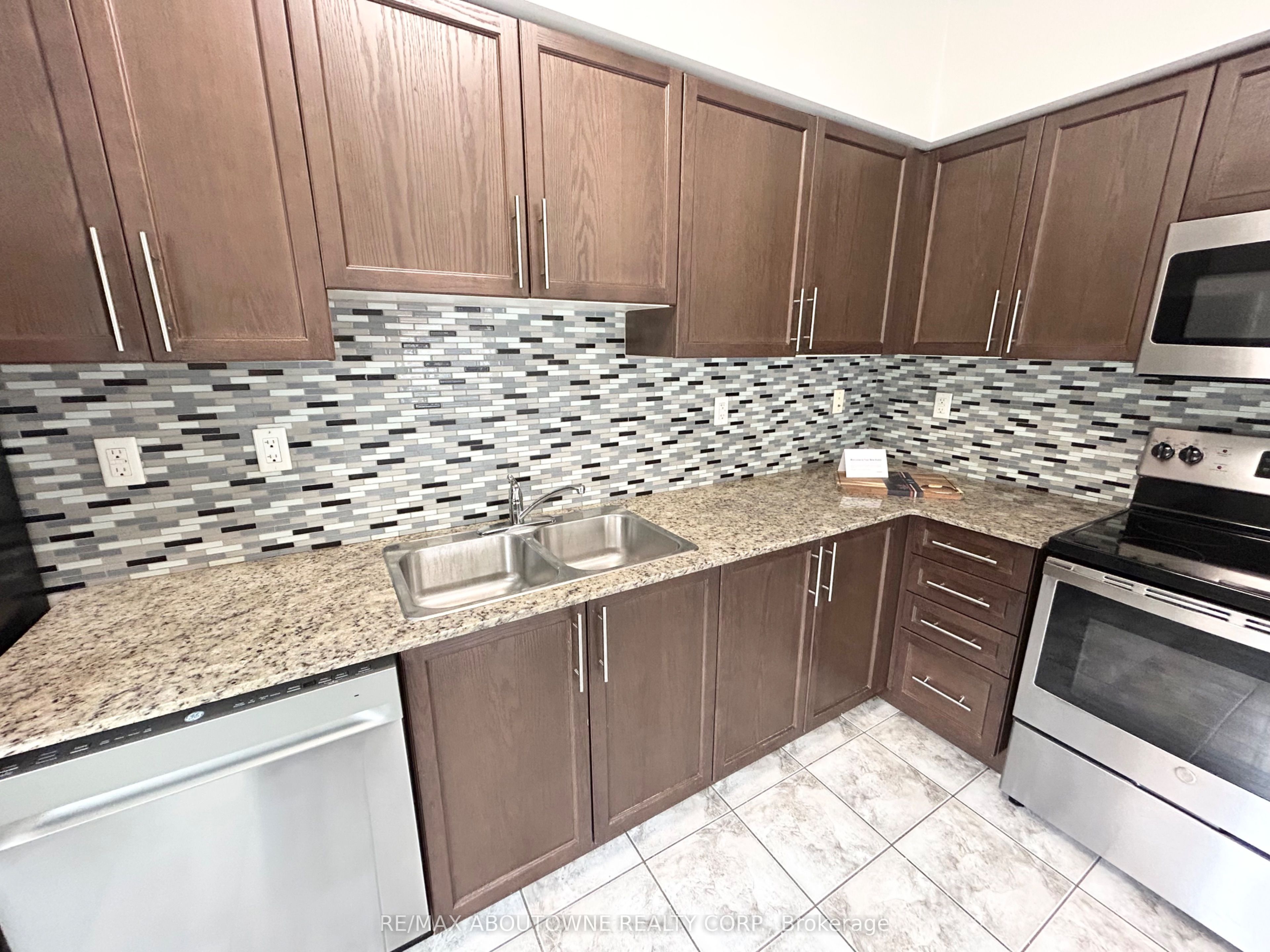 7 Rittenhouse Road 102 Property Photo 9