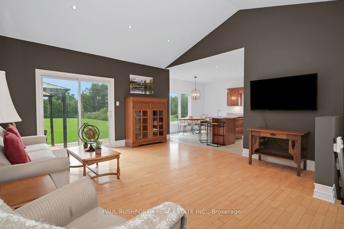 2030 Kingsley Street Property Photo 7