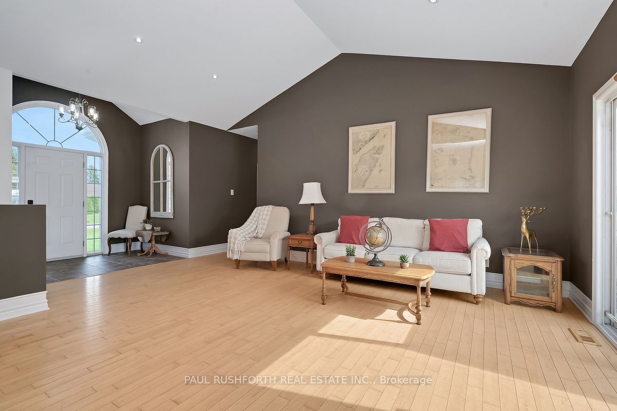 2030 Kingsley Street Property Photo 9