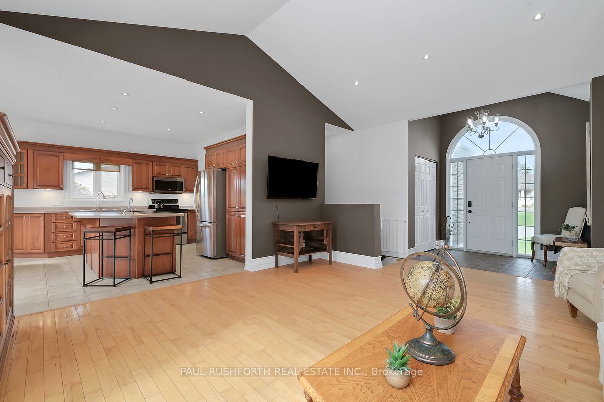 2030 Kingsley Street Property Photo 10