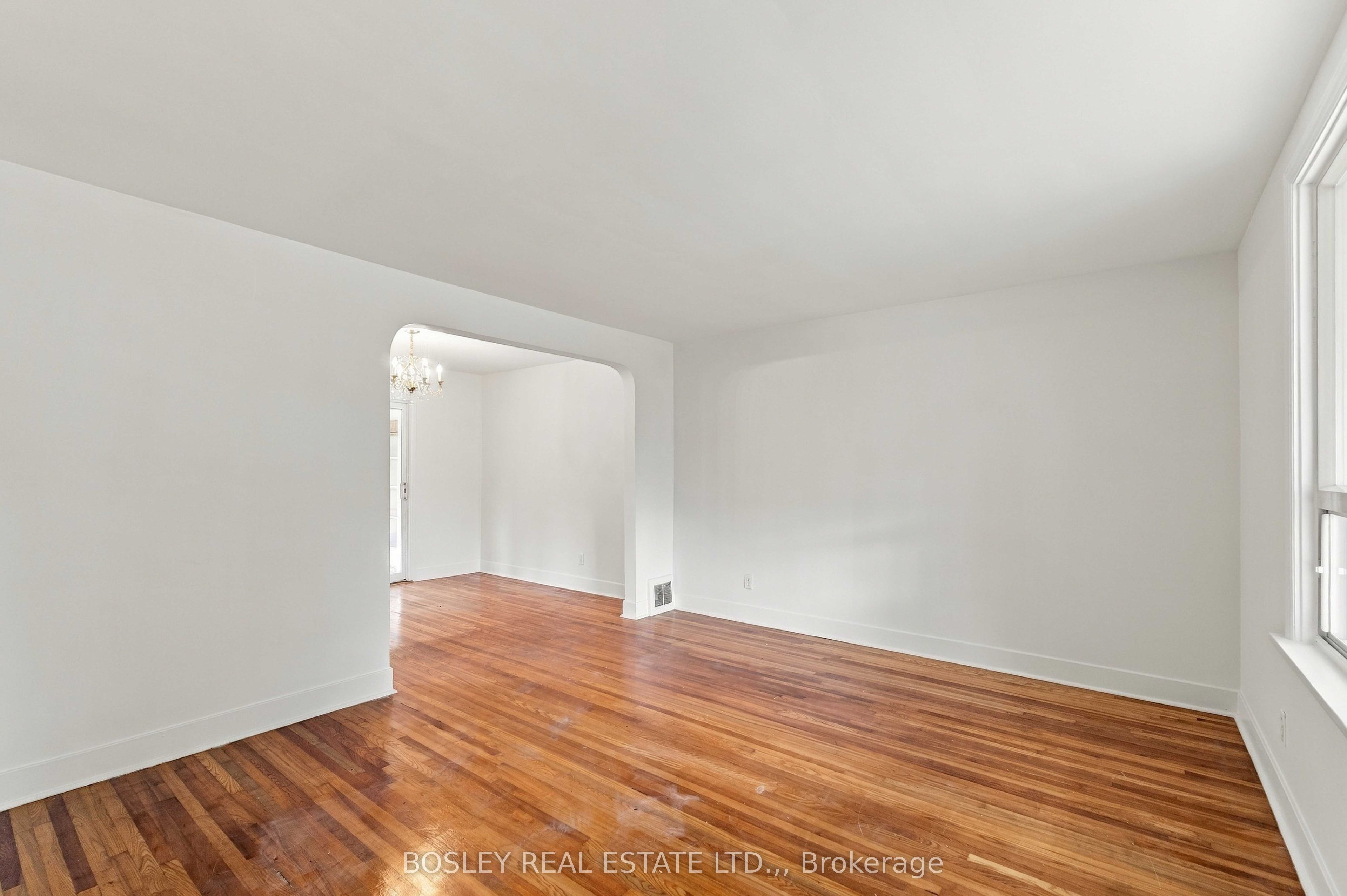 5663 Morse Avenue Property Photo 4